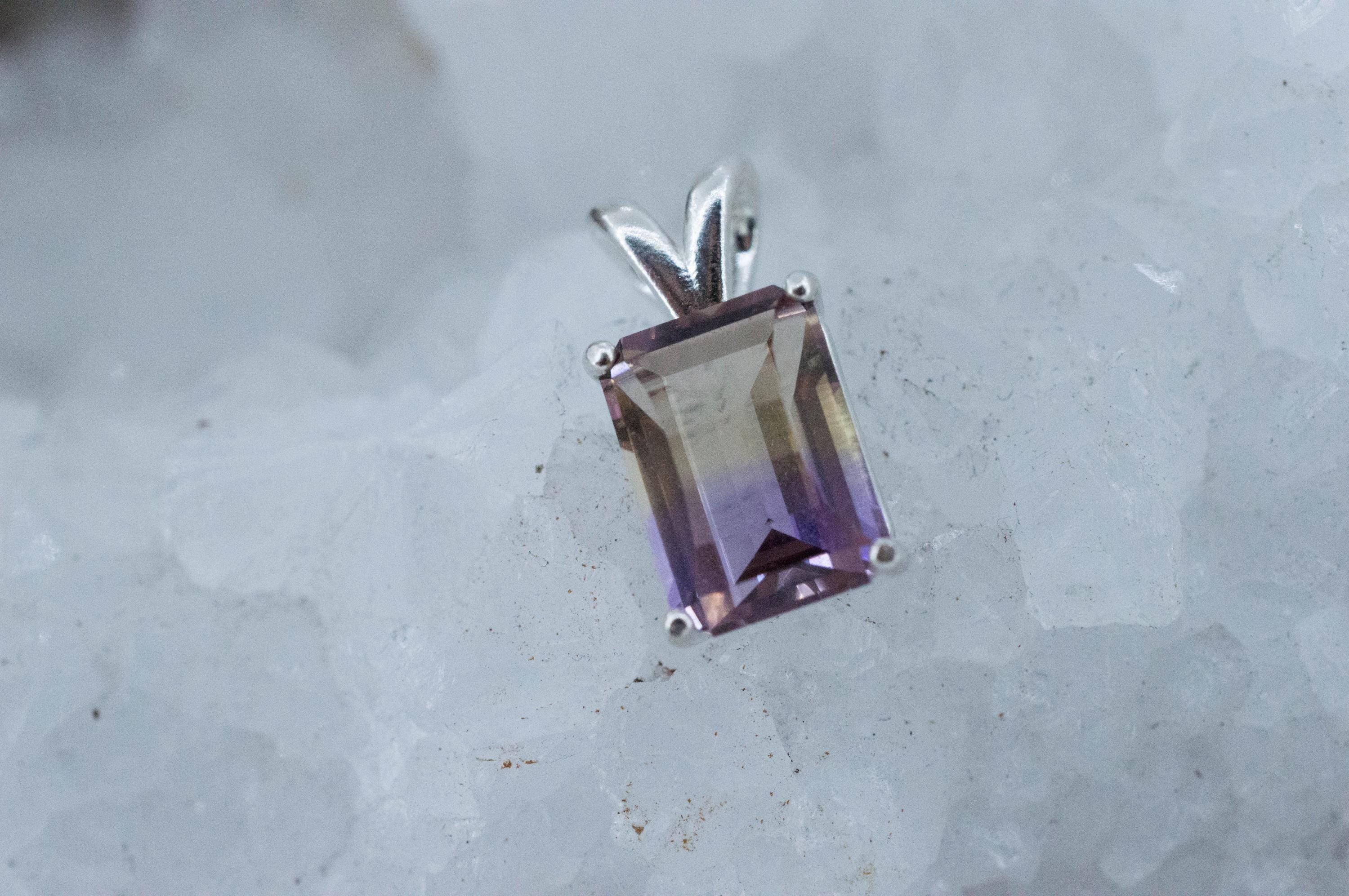 Ametrine Pendant; Natural Untreated Bolivia Ametrine; 2.885cts