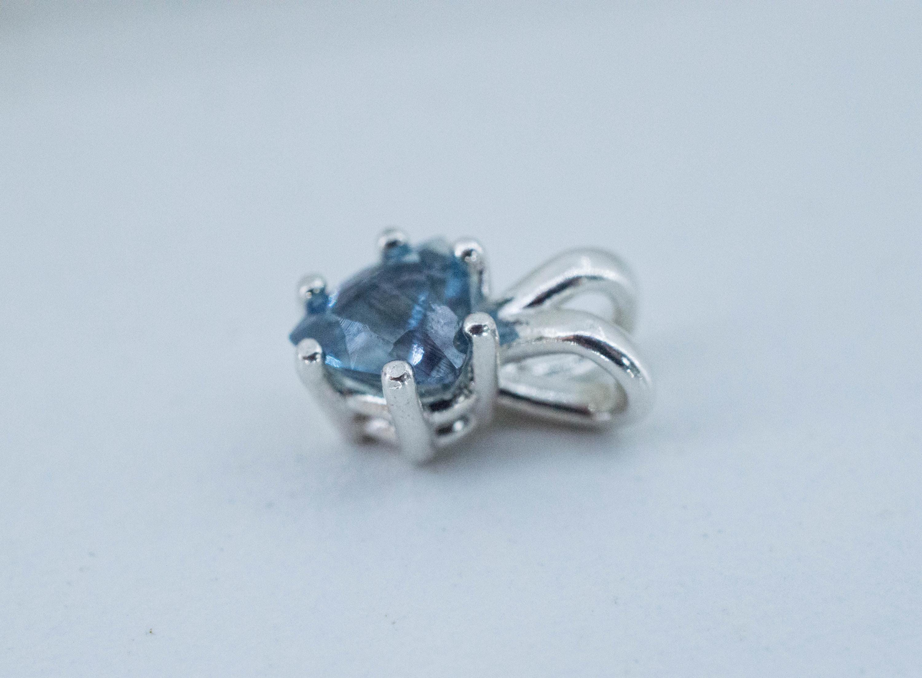 Aquamarine Pendant; Natural Untreated Nigeria Aquamarine; 0.825cts