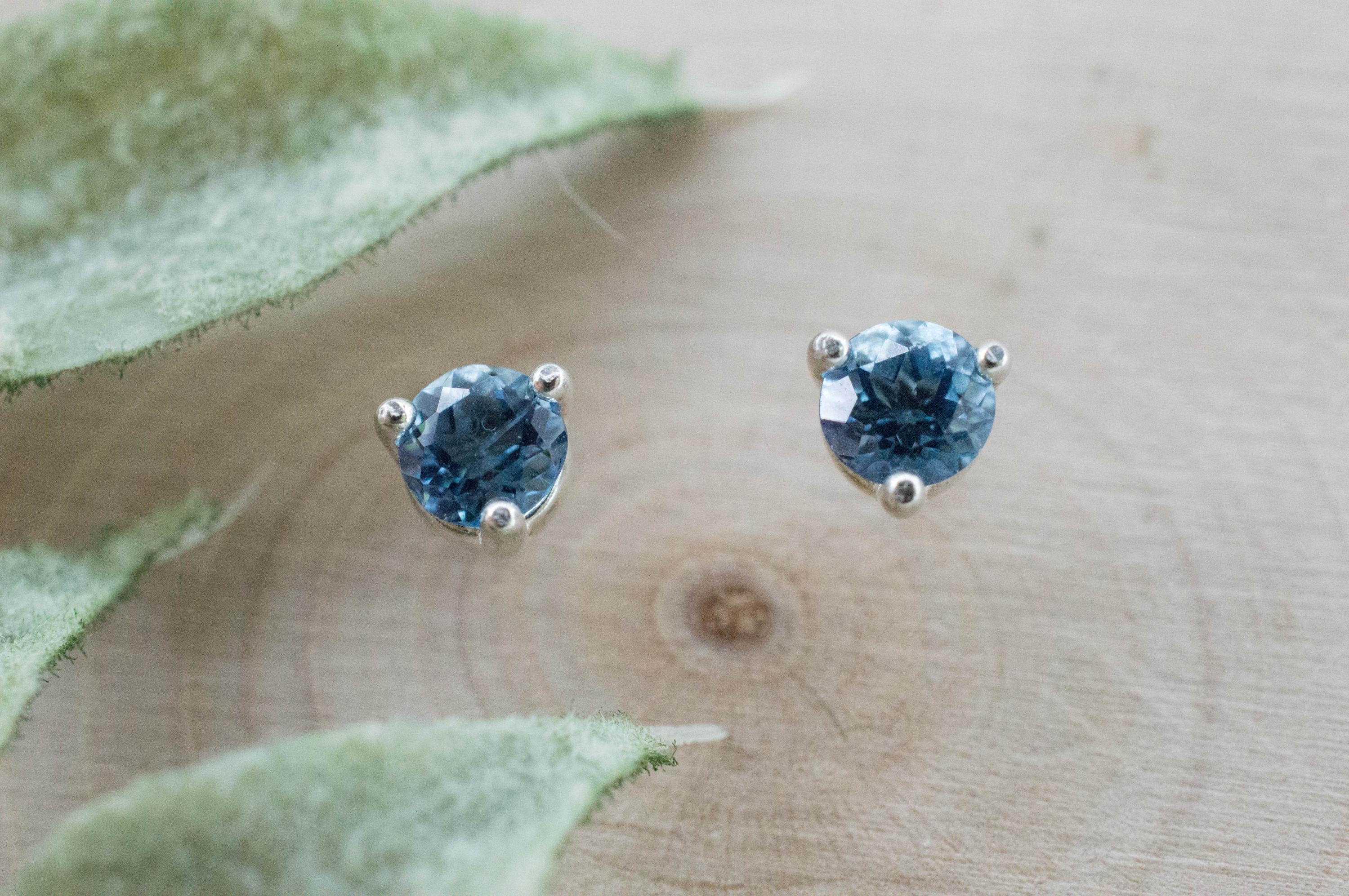 Aquamarine Earrings; Natural Untreated Nigeria Aquamarine; 0.465cts