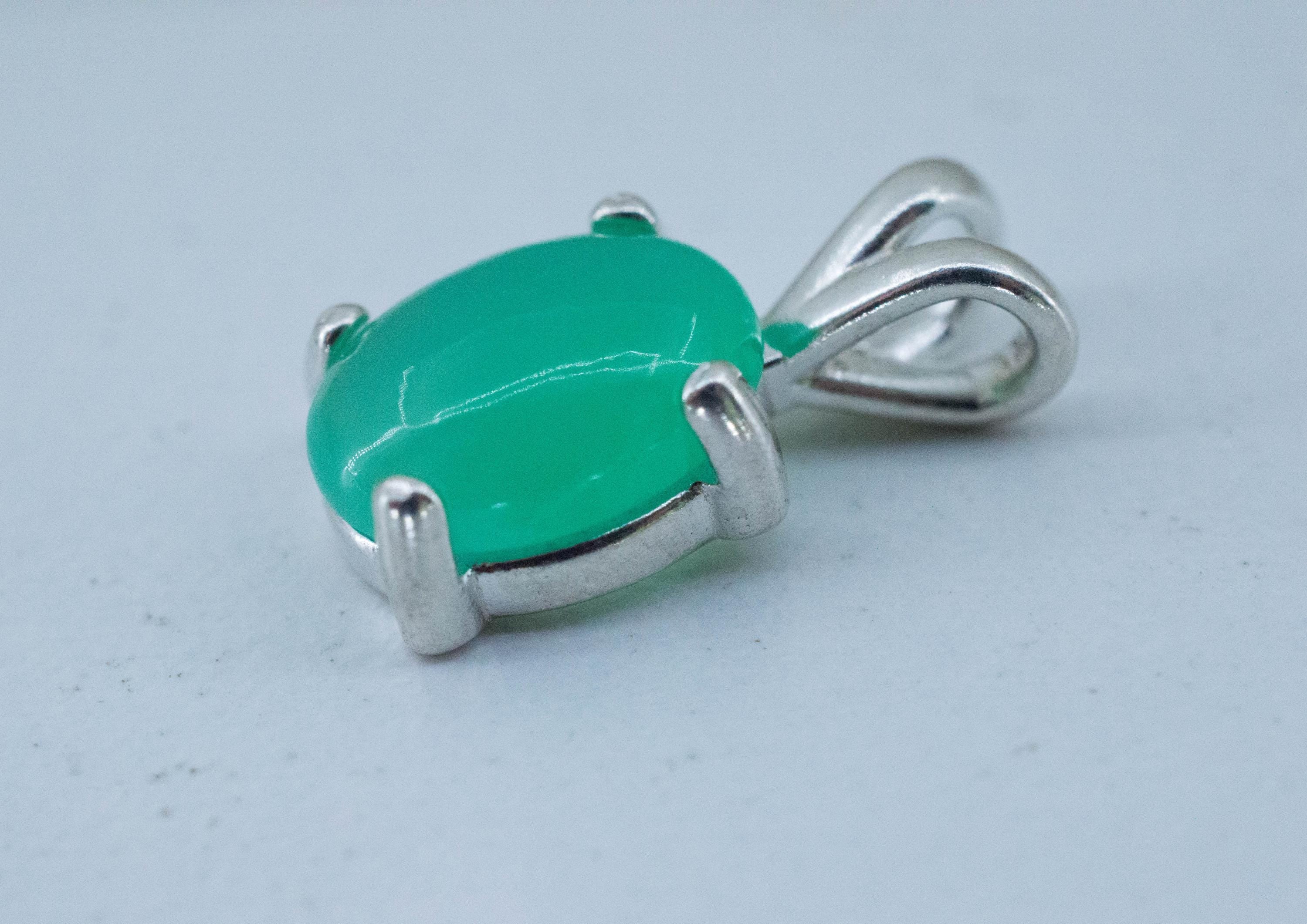 Chrysoprase Pendant; Natural Untreated Australia Chrysoprase; 2.675cts - Mark Oliver Gems