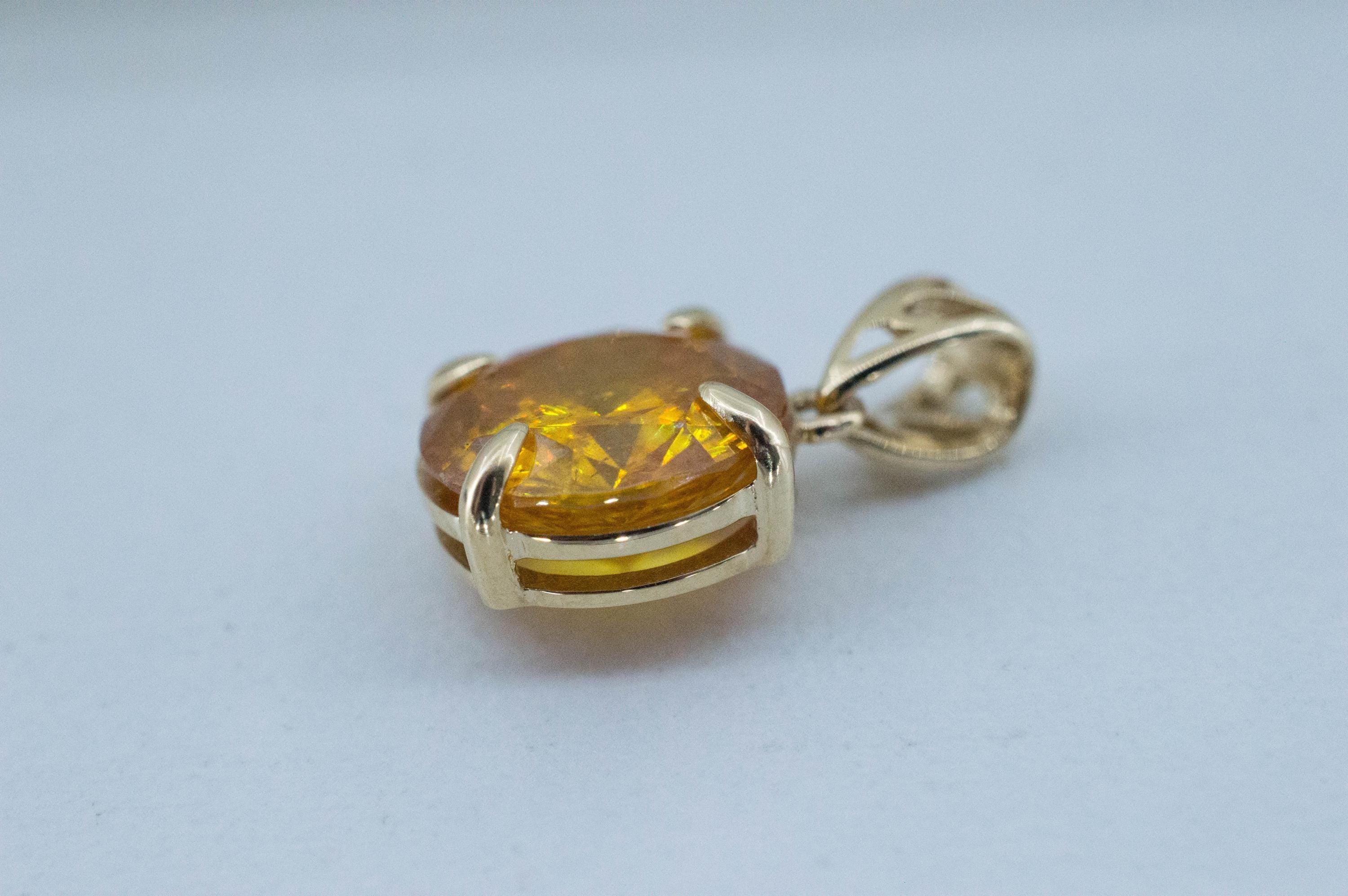 Sphalerite Pendant; Natural Untreated Spanish Sphalerite; 4.000cts