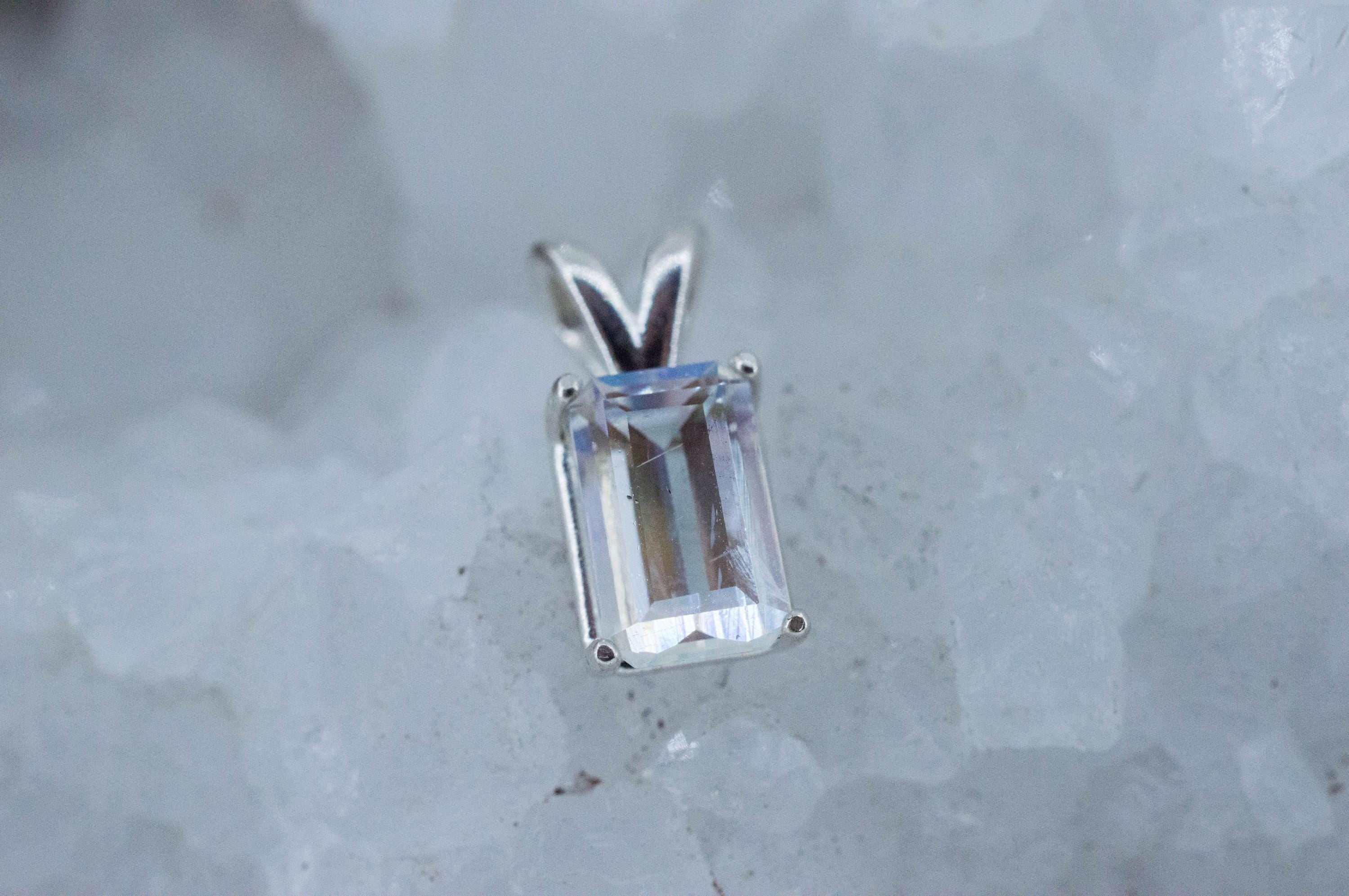 Rainbow Moonstone Pendant, Natural Untreated Madagascar Moonstone; 1.810cts