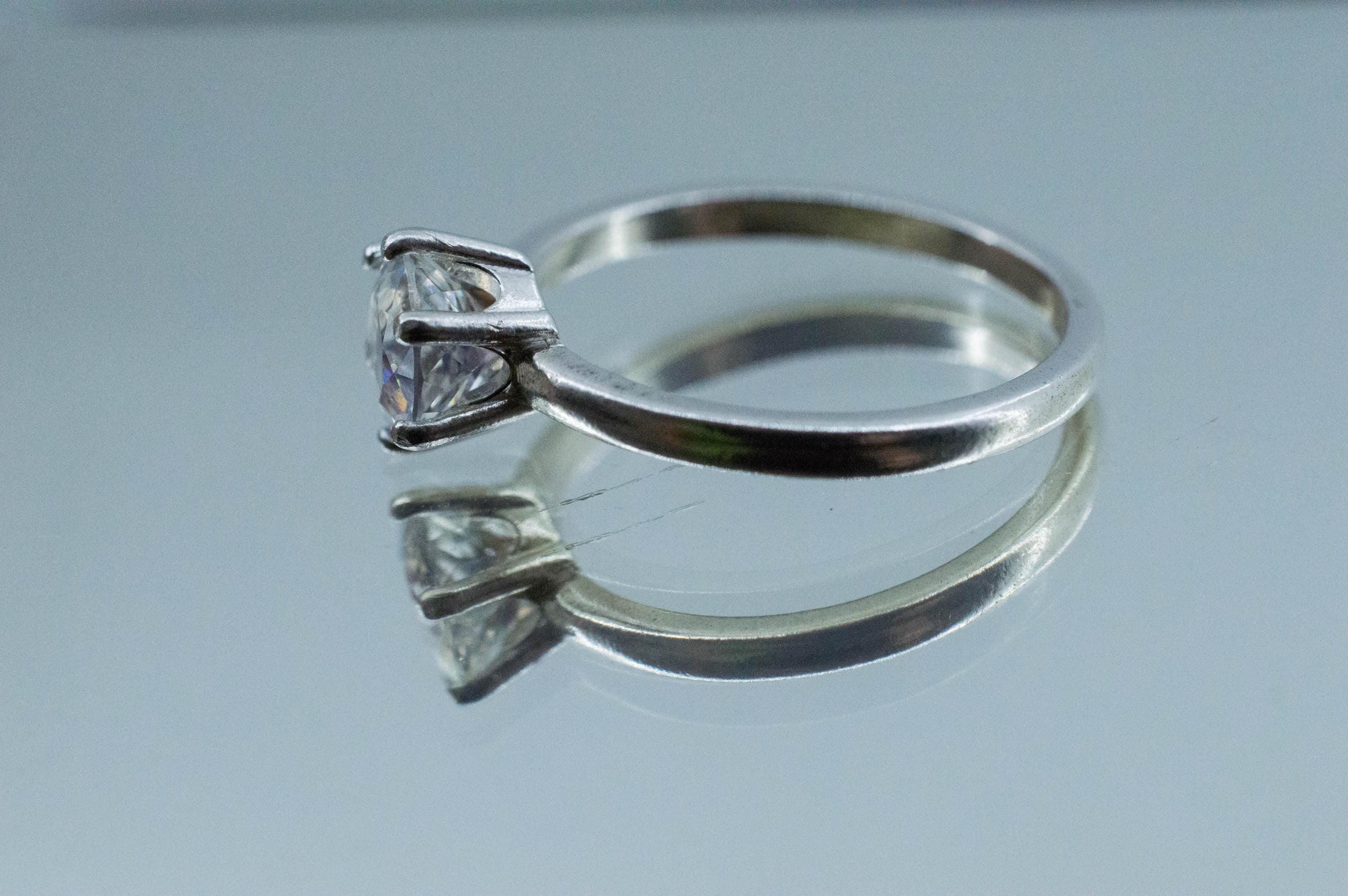 Rainbow Moonstone Ring, Natural Untreated Madagascar Moonstone; 0.920cts