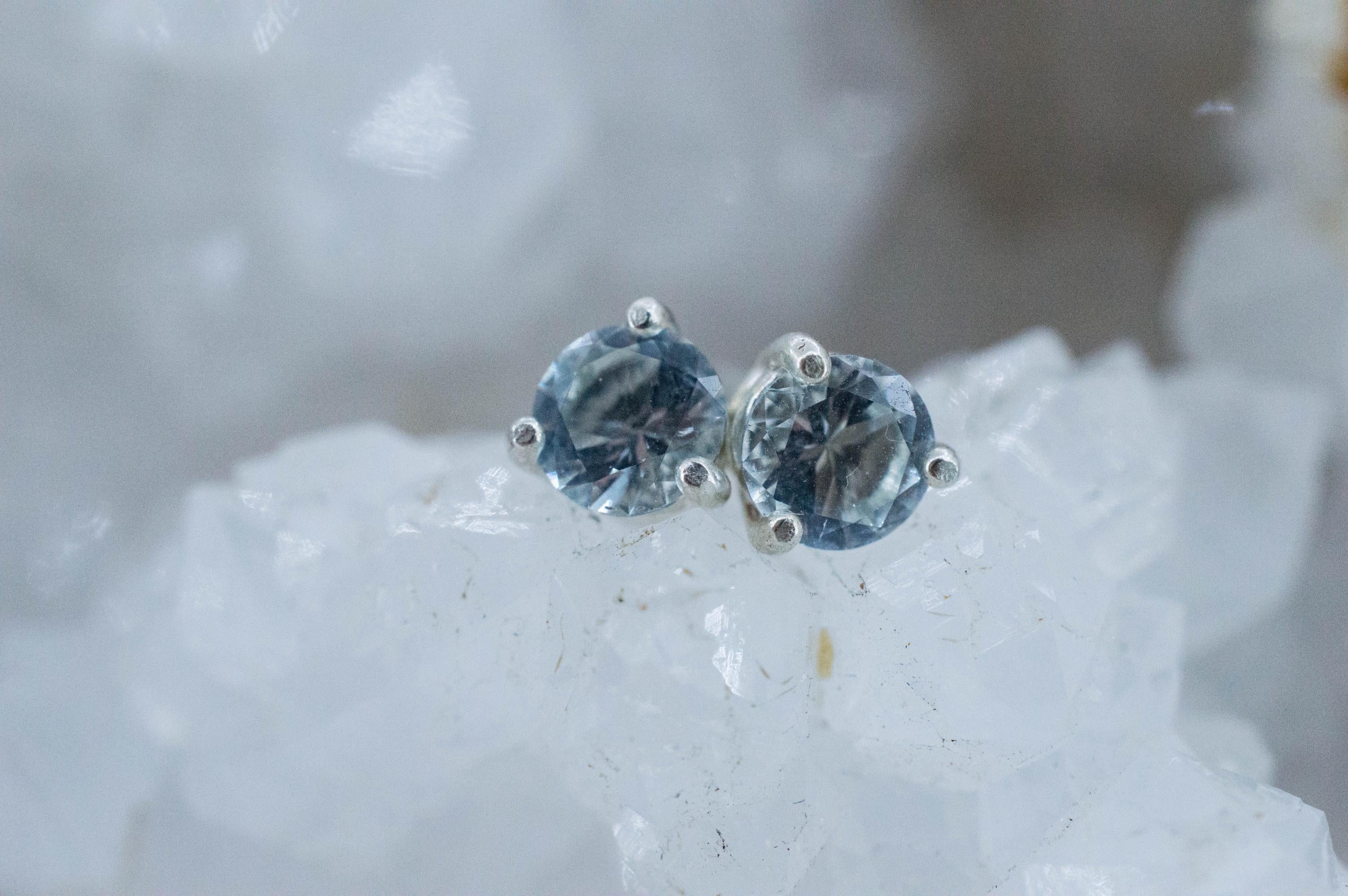 Aquamarine Earrings; Natural Untreated Brazil Aquamarine; 0.830cts