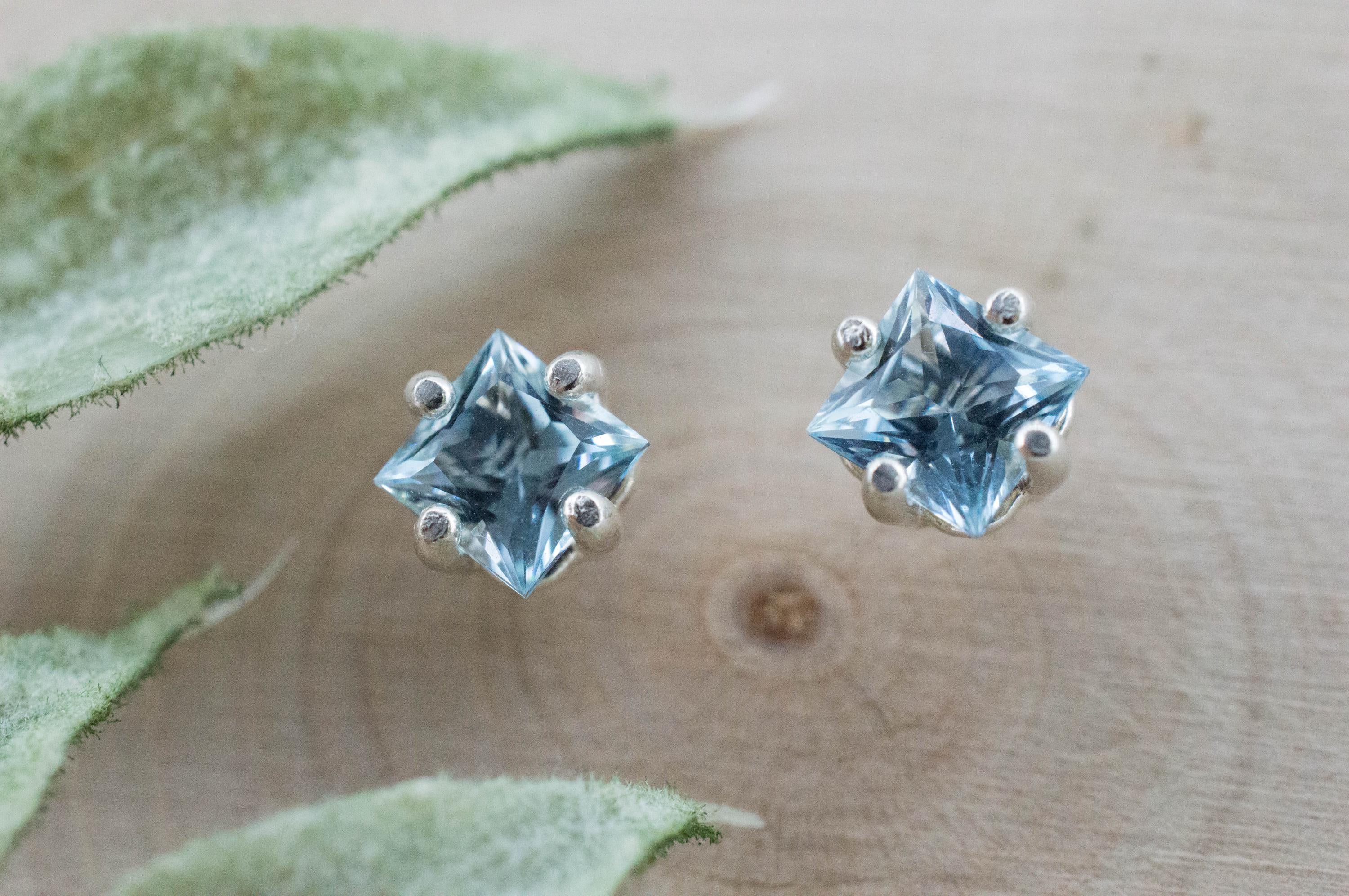 Aquamarine Earrings; Natural Untreated Nigeria Aquamarine; 0.900cts