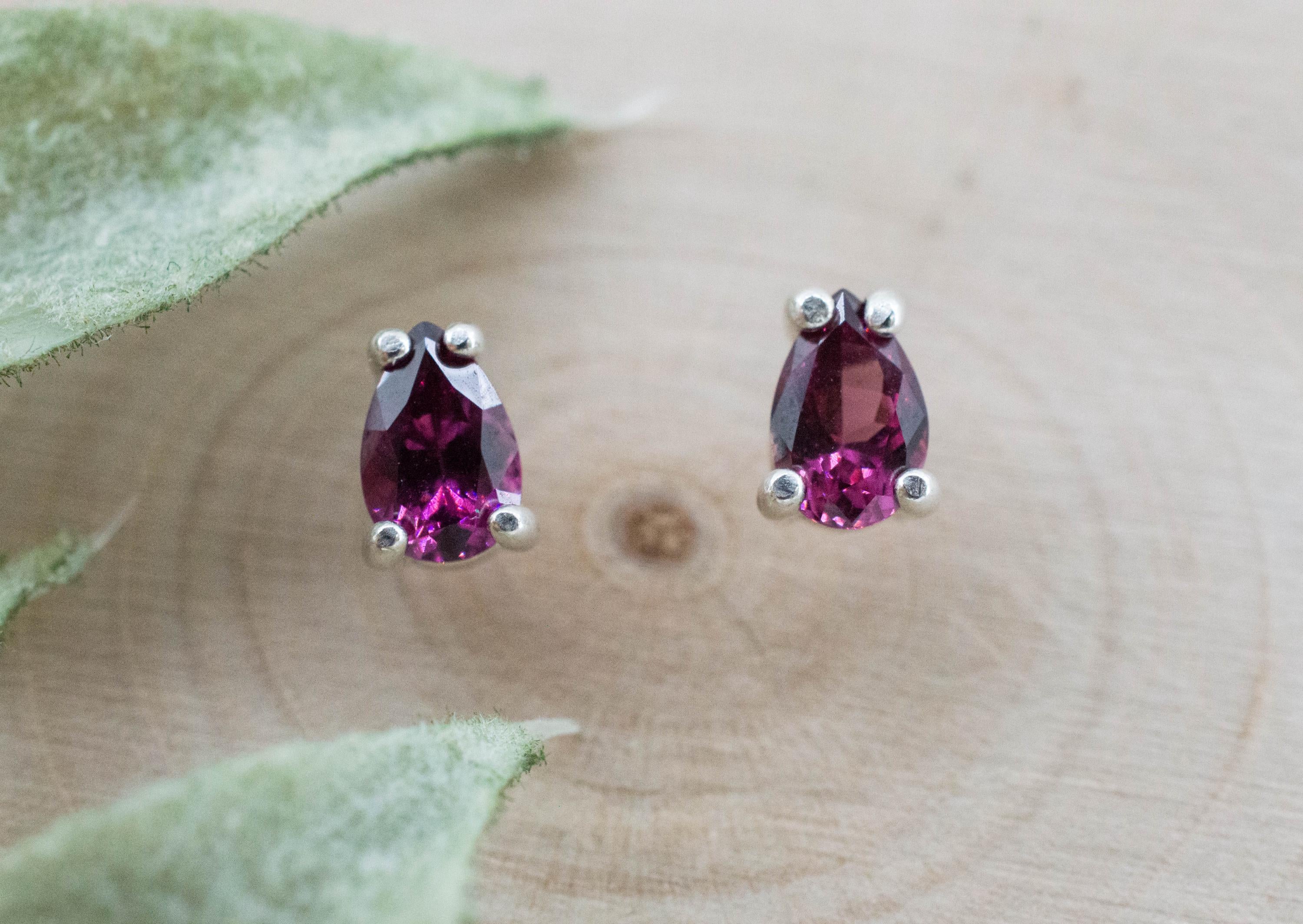 Umbalite Garnet Earrings, Natural Untreated Tanzanian Garnet; 0.900cts