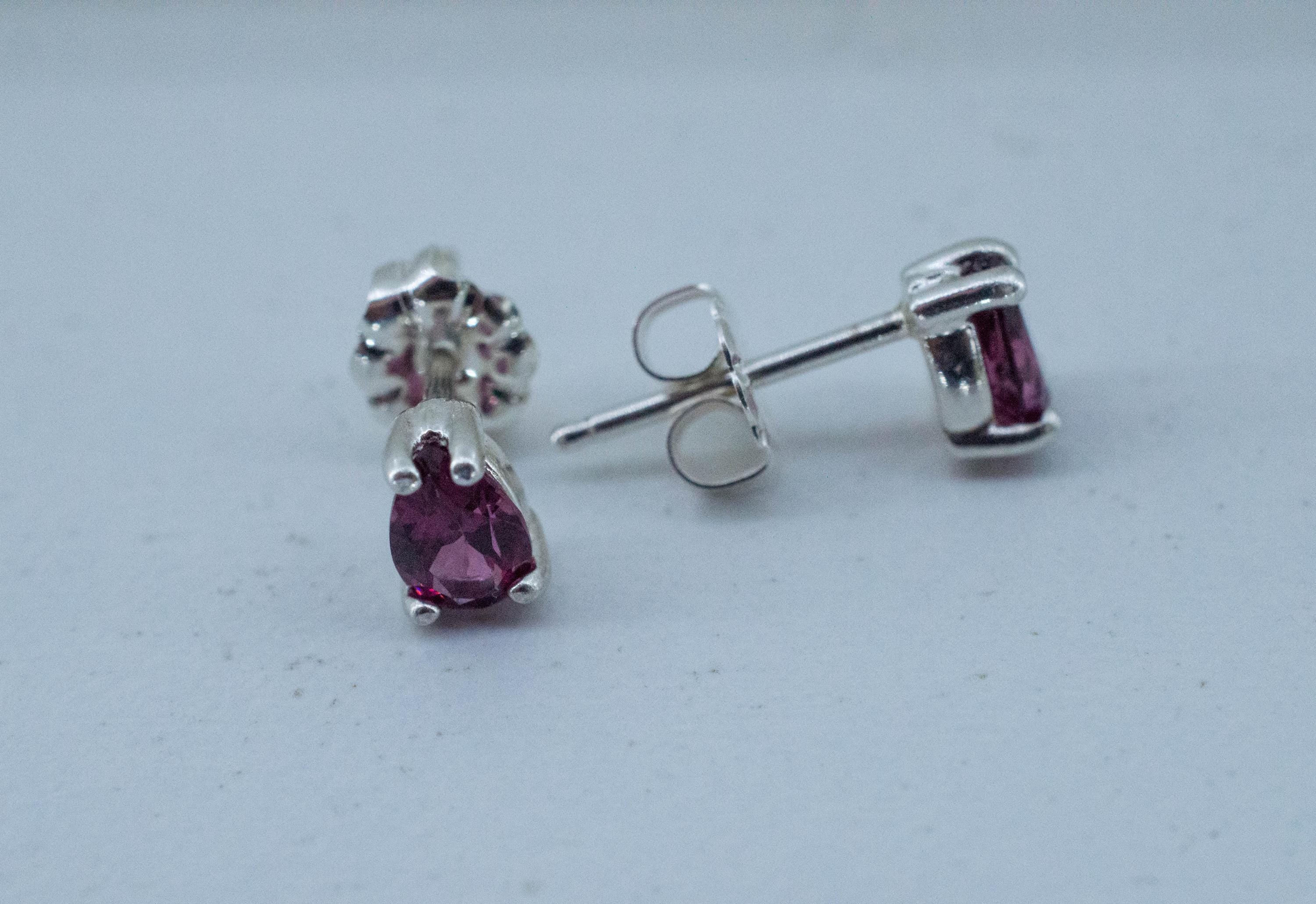 Umbalite Garnet Earrings, Natural Untreated Tanzanian Garnet; 0.900cts - Mark Oliver Gems