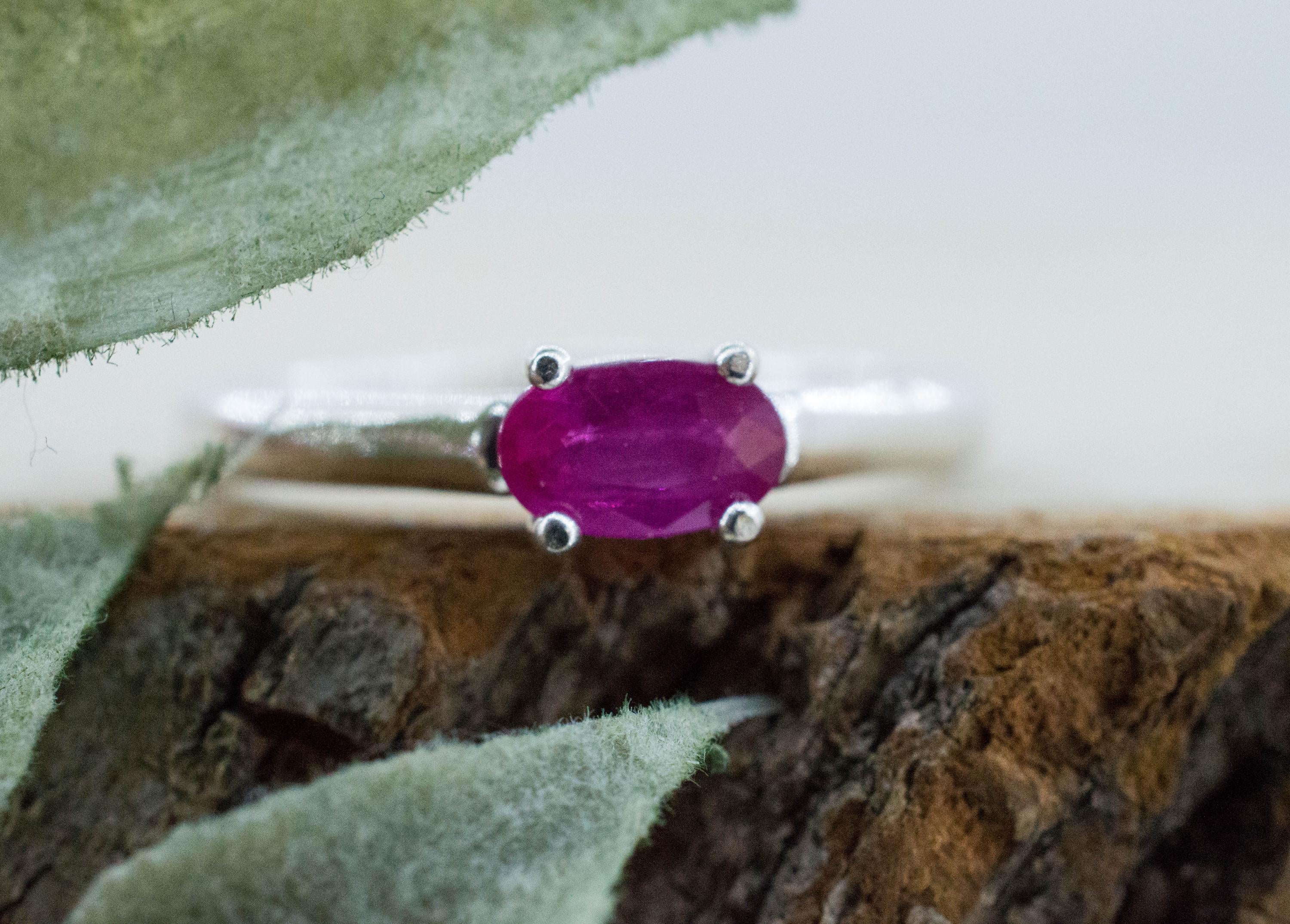 Ruby Ring; Natural Burma Ruby; 0.520cts
