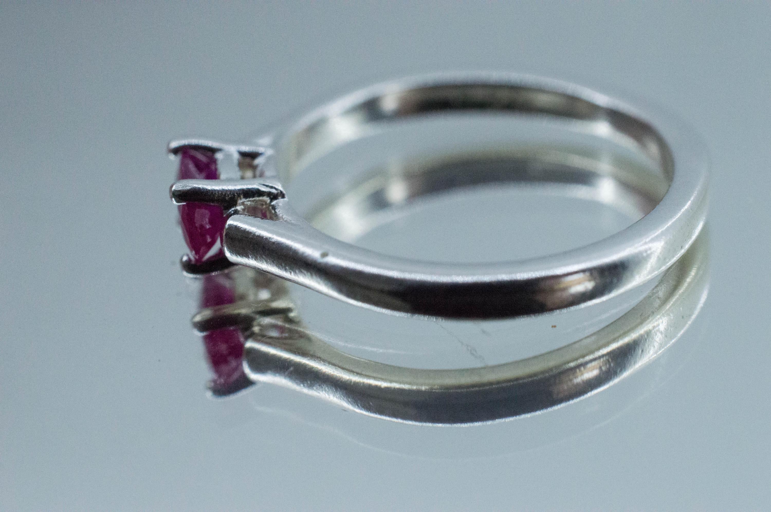 Ruby Ring; Natural Burma Ruby; 0.520cts