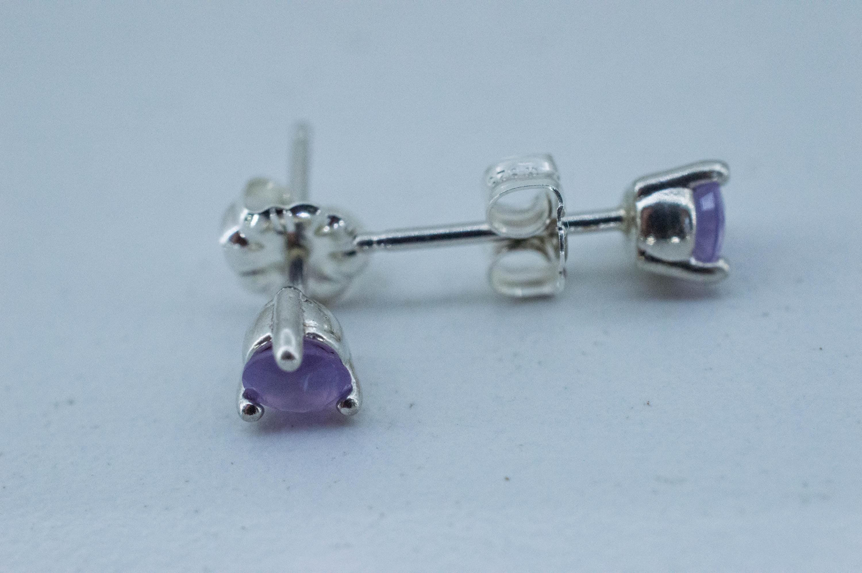 Holly Blue Agate Earrings; Natural Untreated Oregon Holley Agate; 0.410cts - Mark Oliver Gems