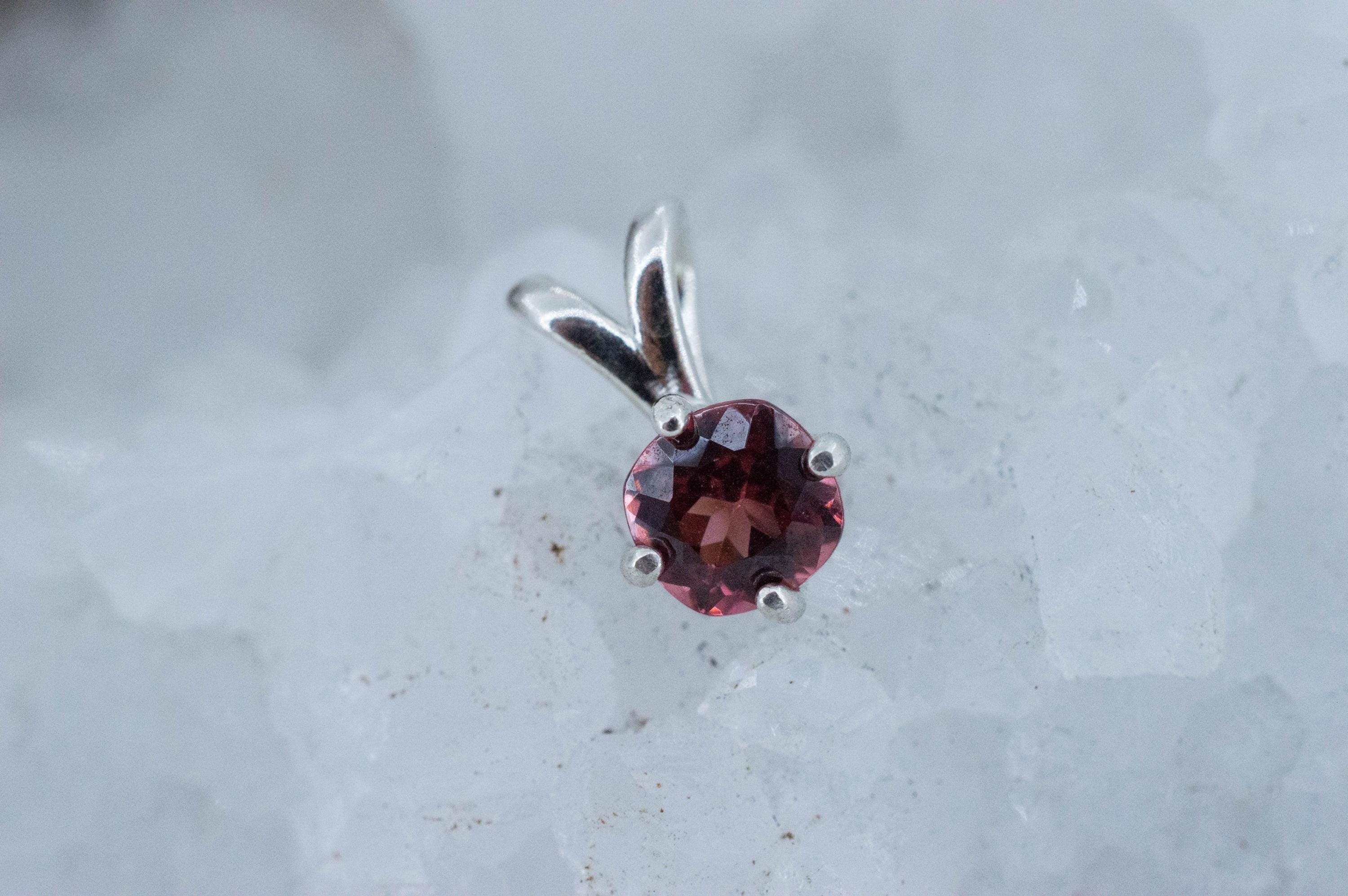 Rhodolite Garnet Pendant; Natural Untreated North Carolina Garnet; 1.010cts - Mark Oliver Gems