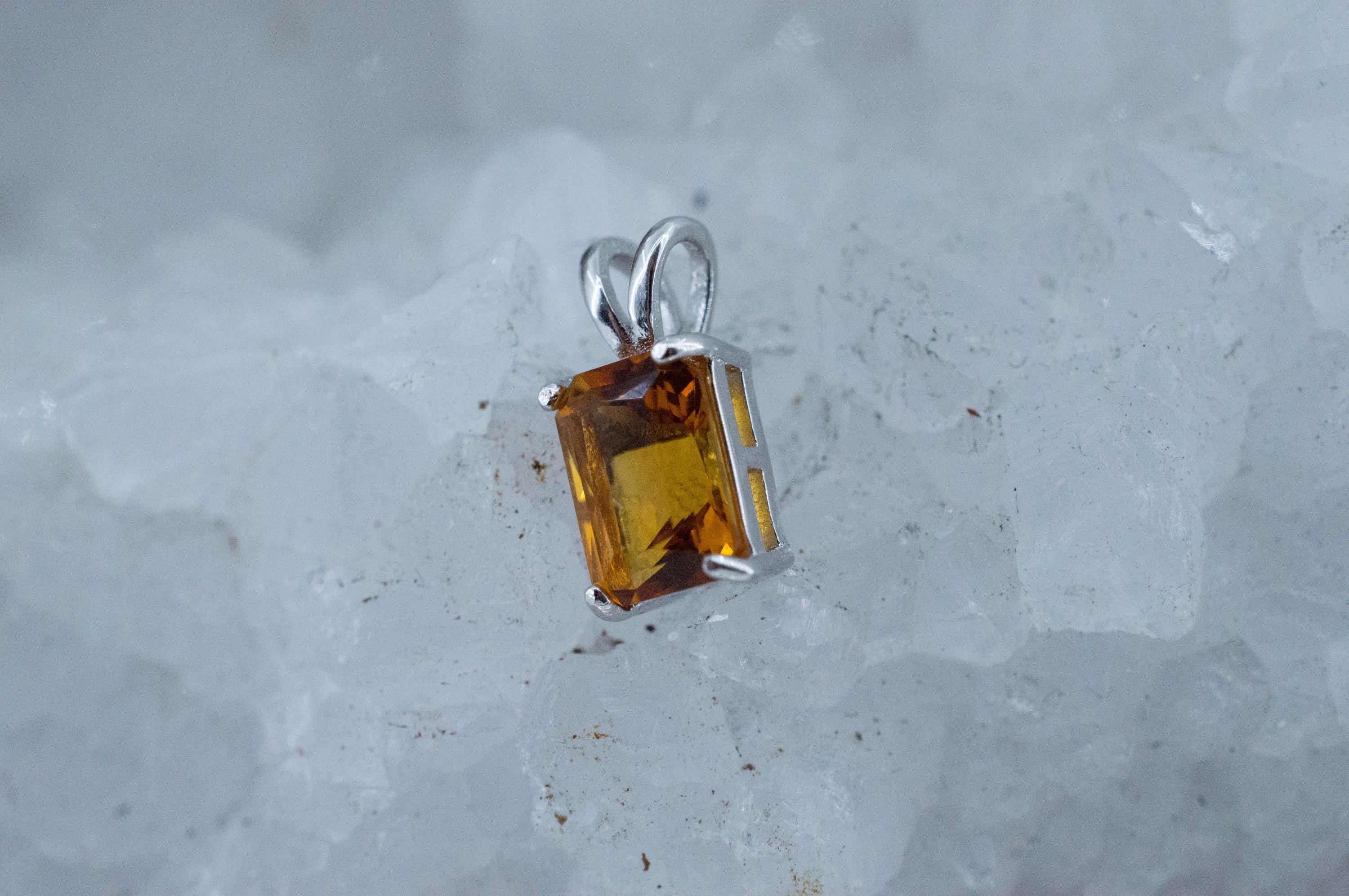 Citrine Pendant; Natural Untreated Uruguay Citrine; 0.870cts - Mark Oliver Gems