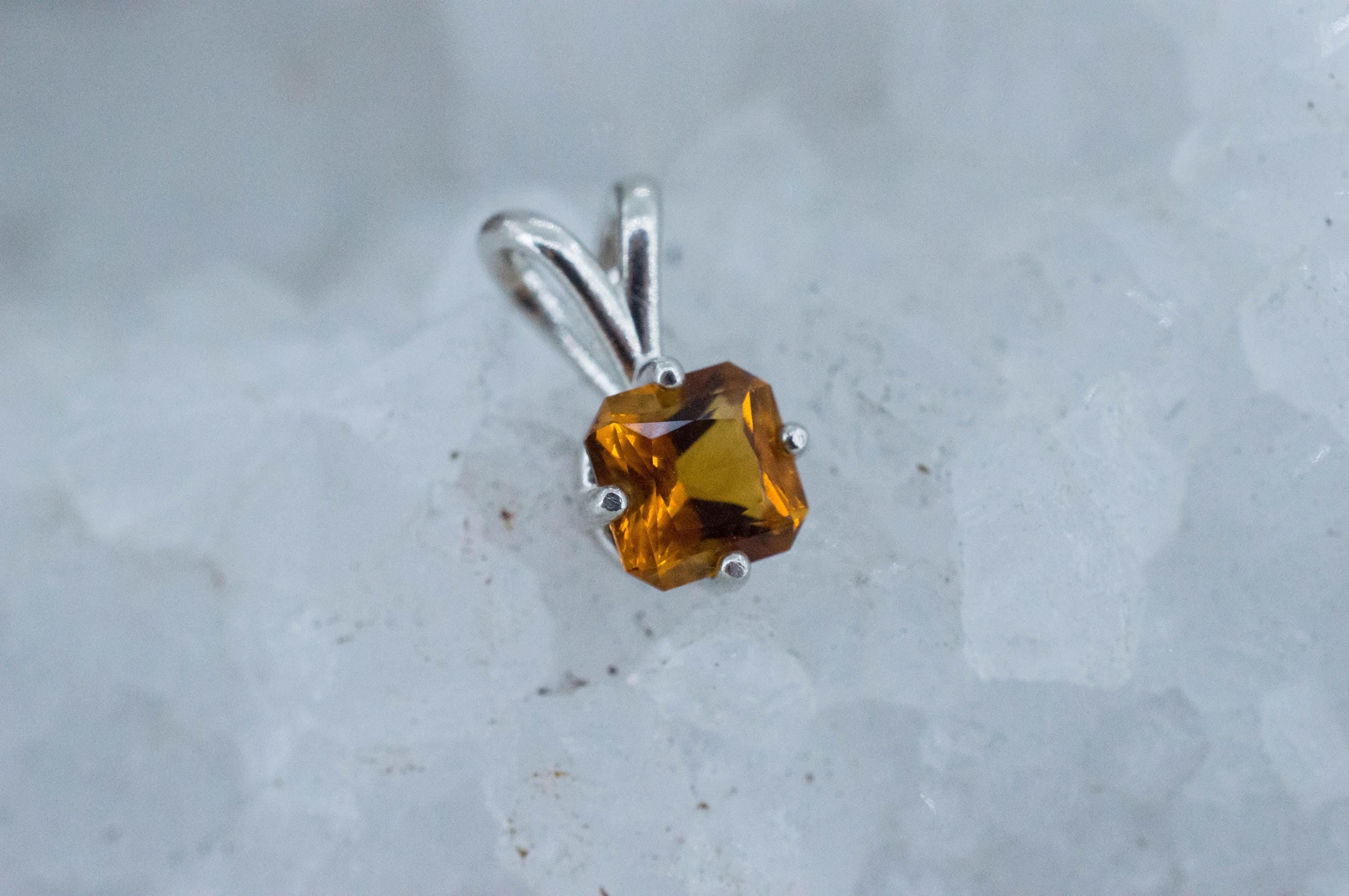 Citrine Pendant; Natural Untreated Uruguay Citrine; 0.980cts - Mark Oliver Gems