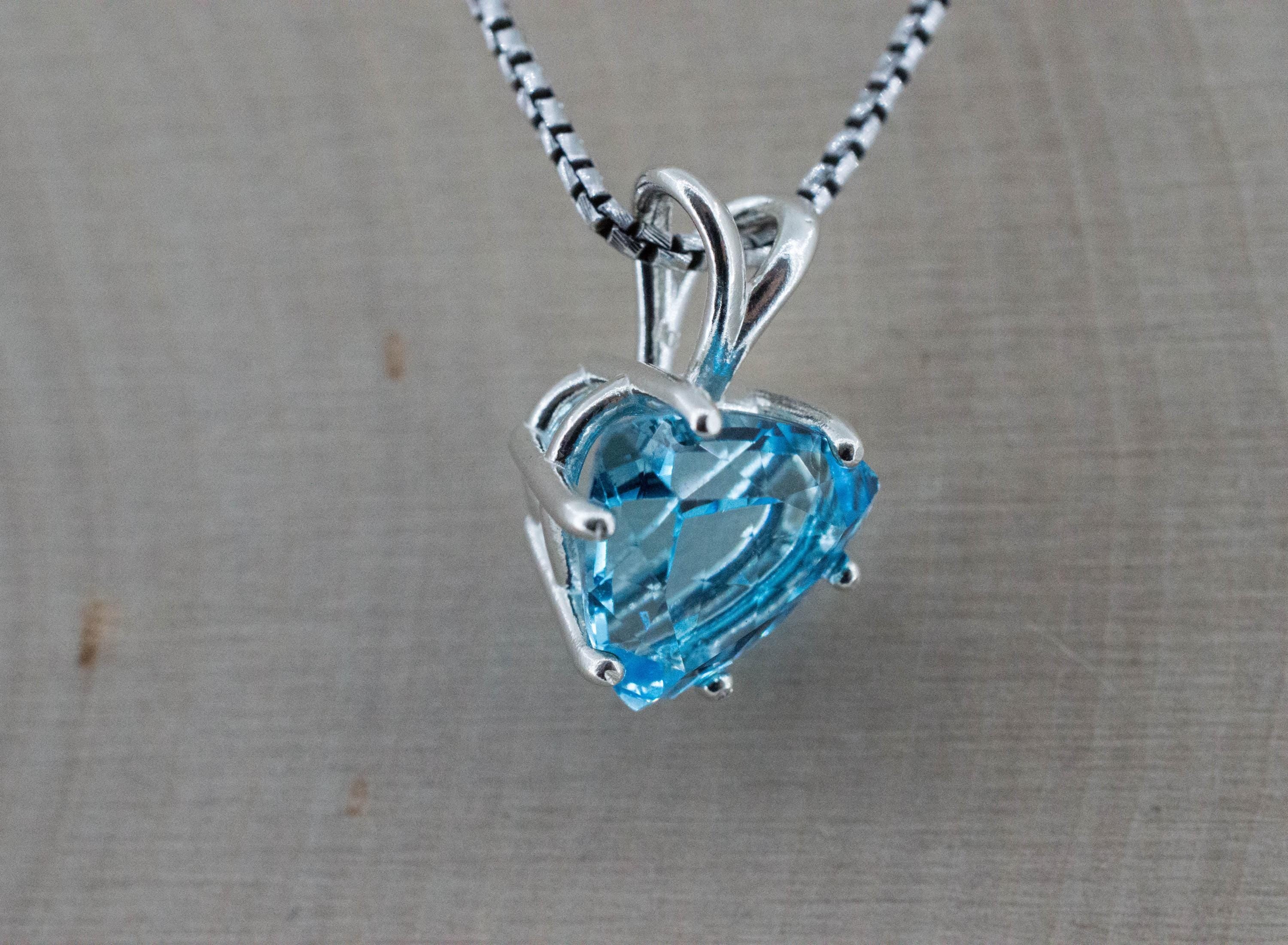 Blue Topaz Pendant; Genuine Brazil Topaz; 5.135cts - Mark Oliver Gems