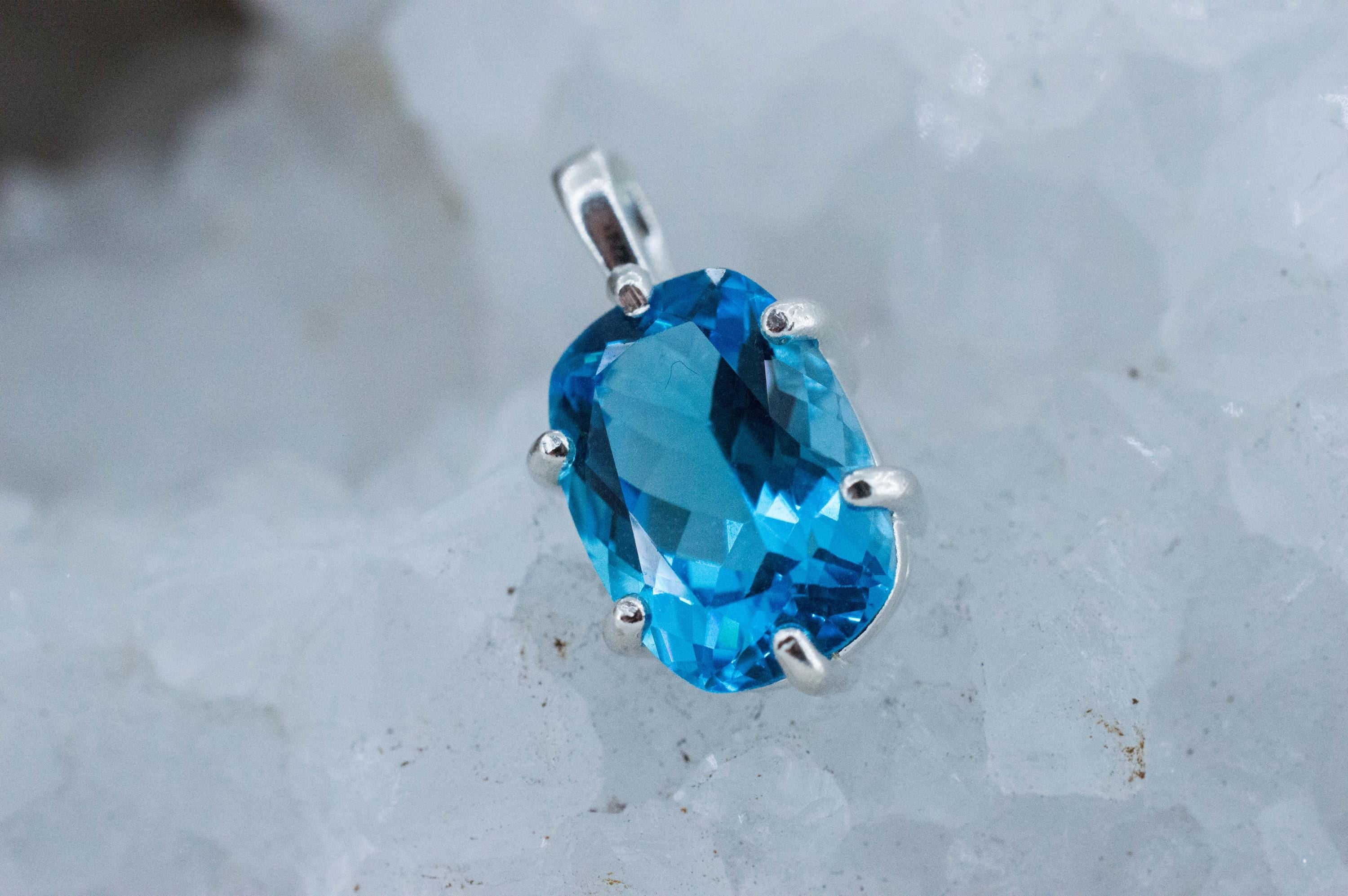Blue Topaz Pendant; Genuine Brazil Topaz; 7.420cts - Mark Oliver Gems