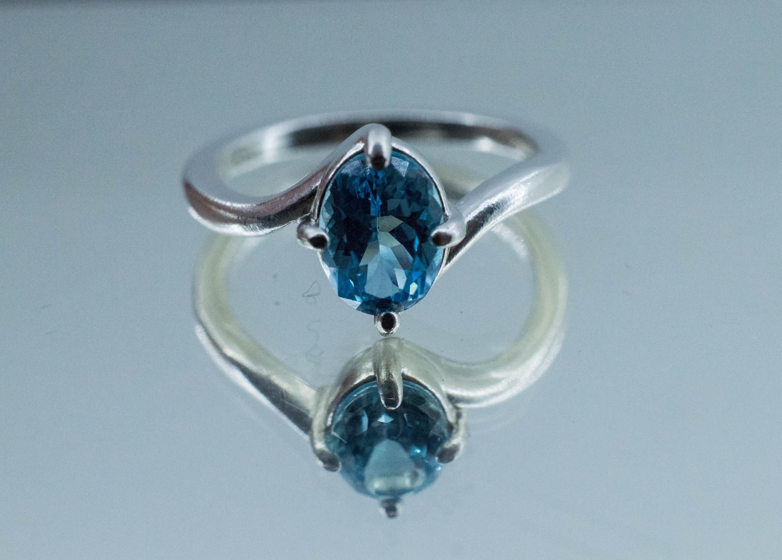 Blue Topaz Ring, Natural Brazil Topaz; 1.580cts - Mark Oliver Gems