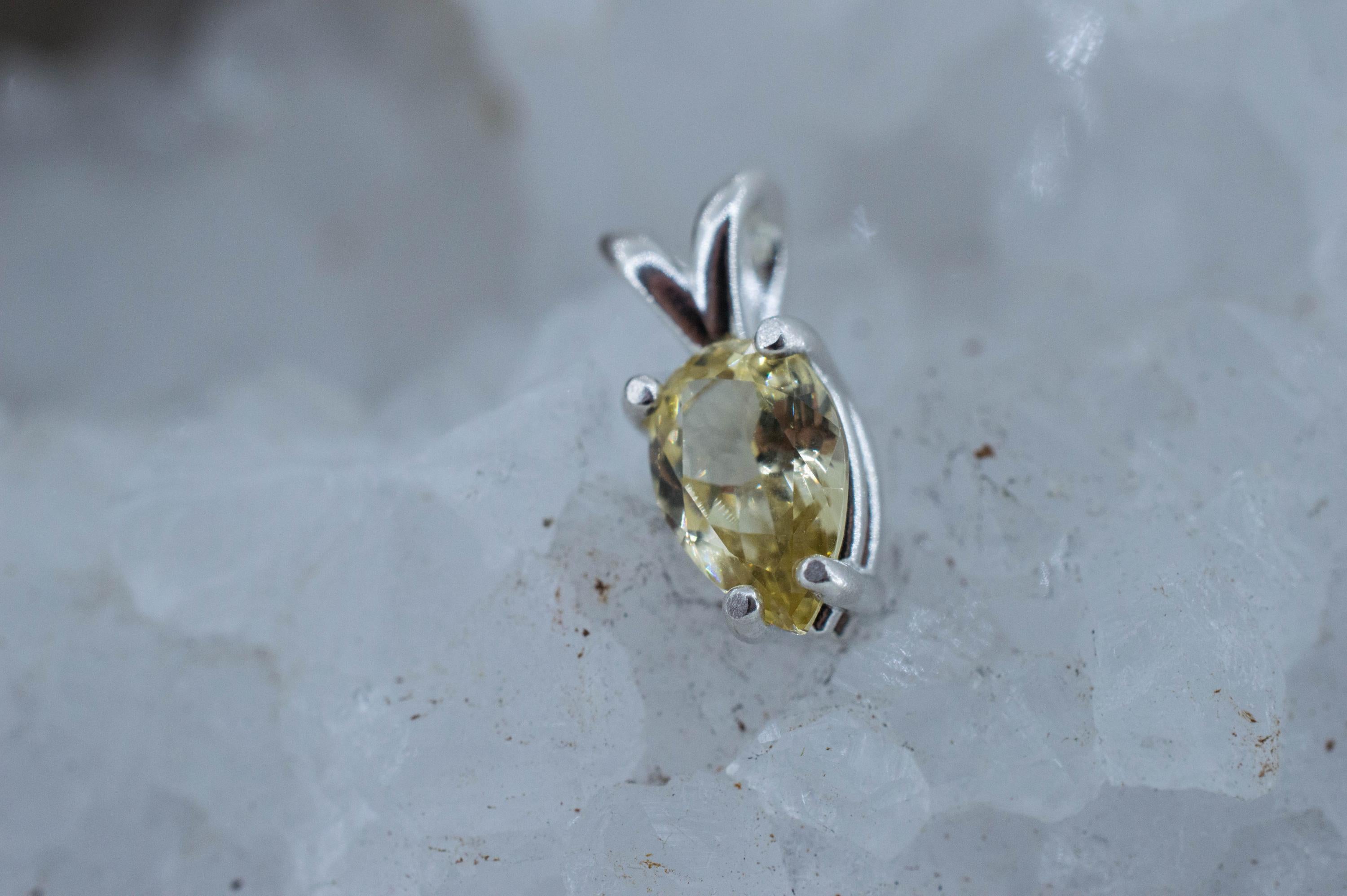 Grossular Garnet Pendant; Natural Untreated Tanzania Garnet; 1.350cts - Mark Oliver Gems