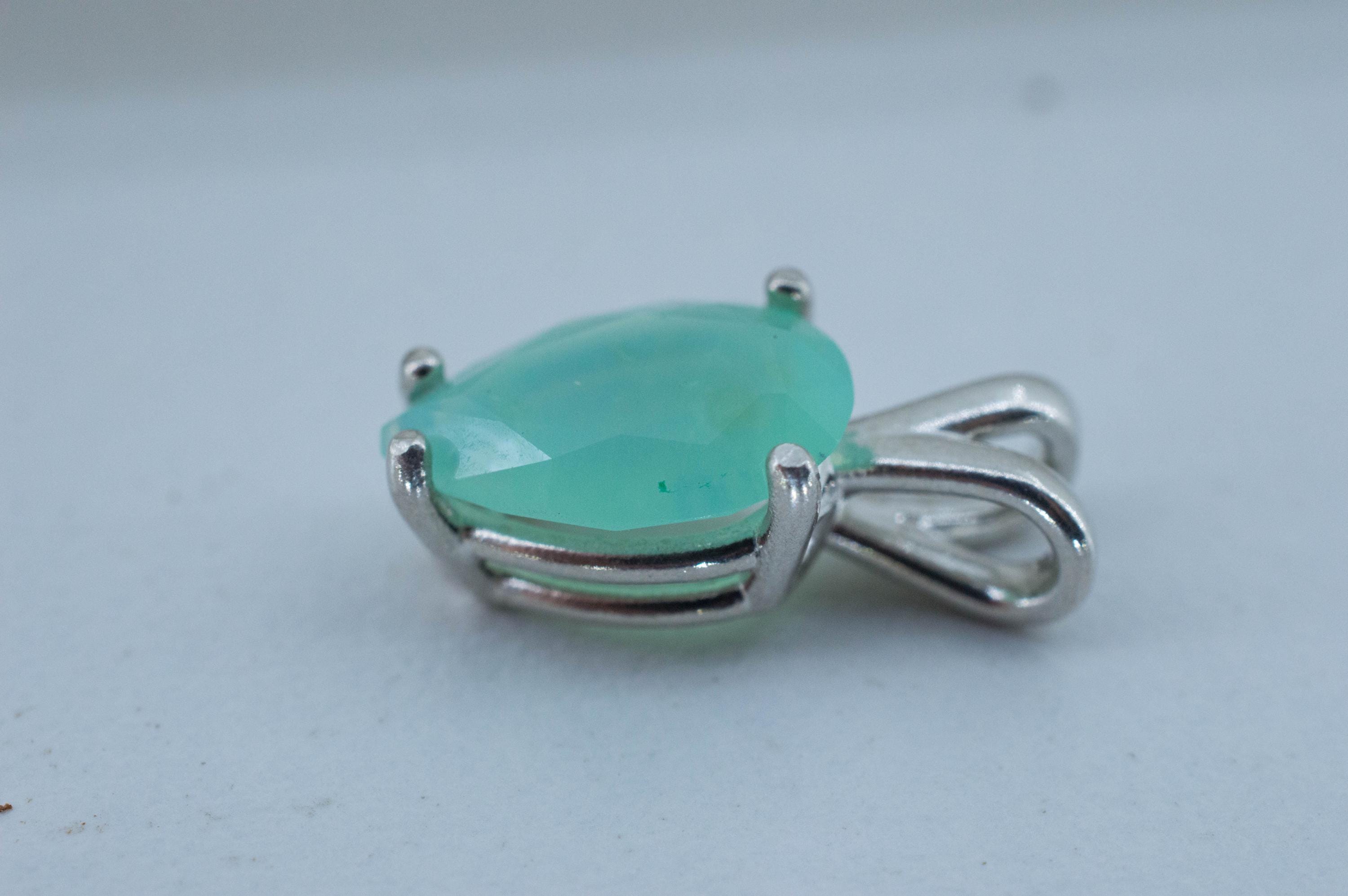 Green Opal Pendant, Natural Untreated Tanzania Prase Opal; 1.935cts - Mark Oliver Gems