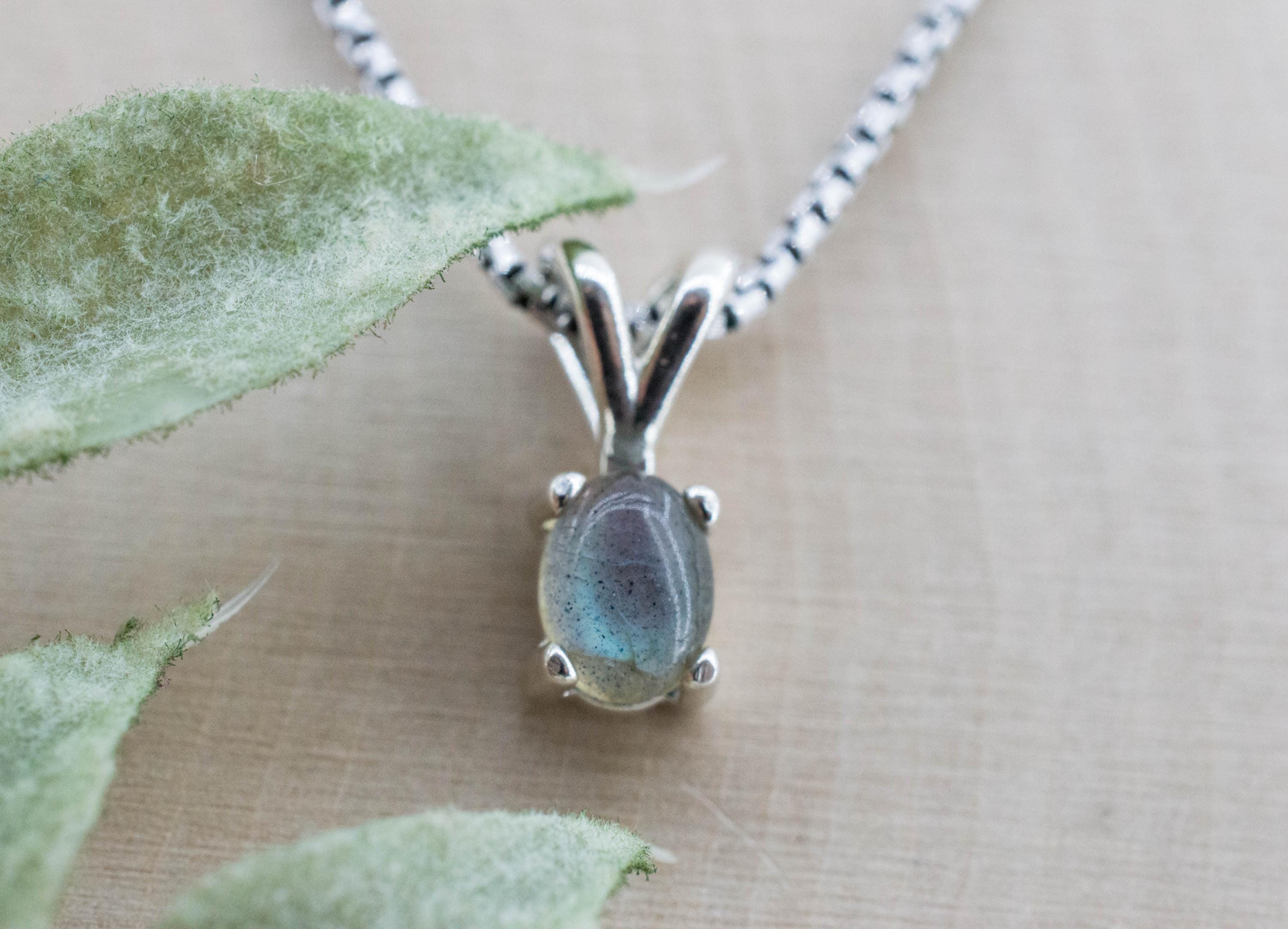 Labradorite Pendant; Natural Untreated Madagascar Labradorite; 0.875cts - Mark Oliver Gems
