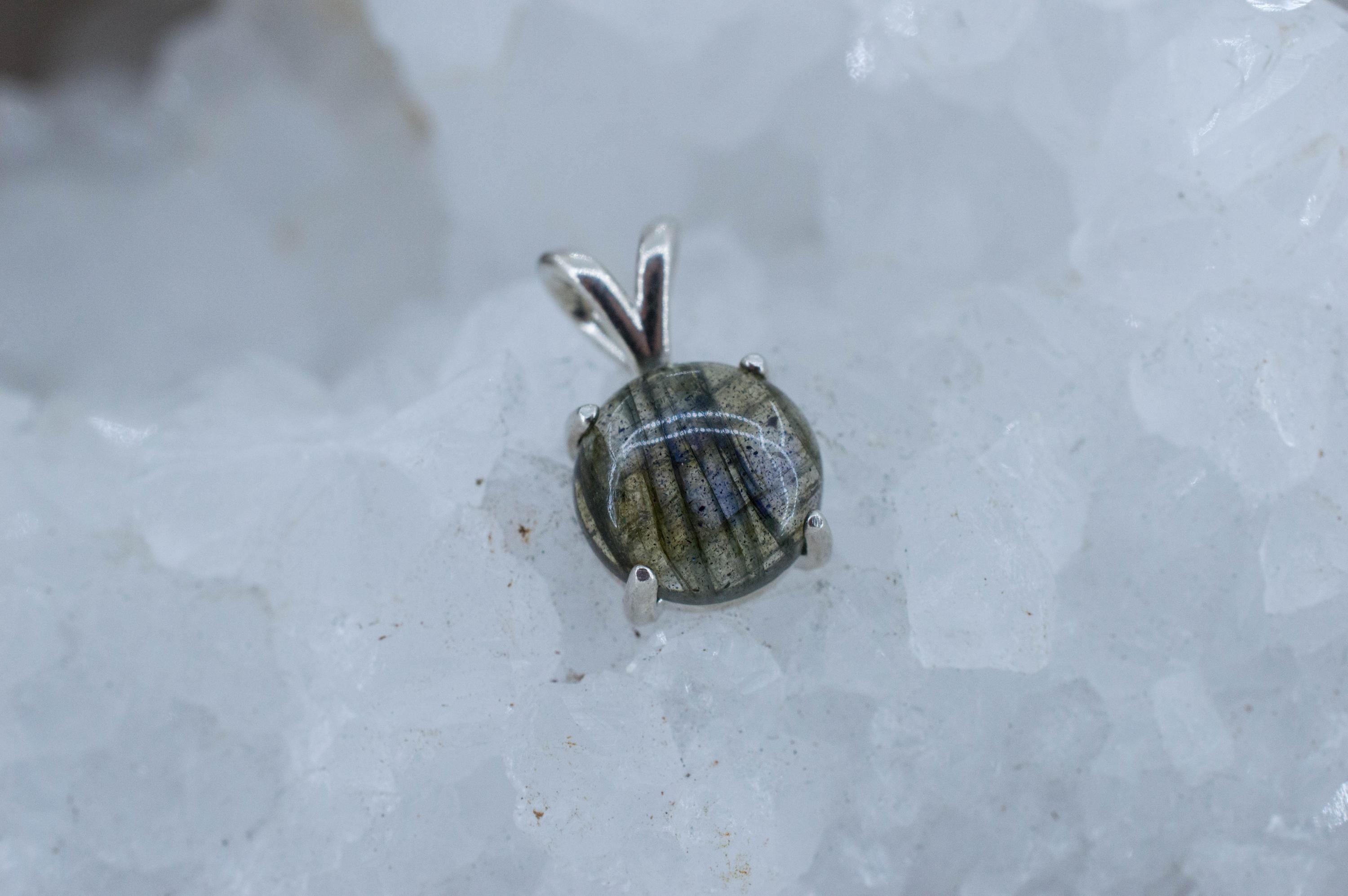 Labradorite Pendant; Natural Untreated Madagascar Labradorite; 2.500cts - Mark Oliver Gems