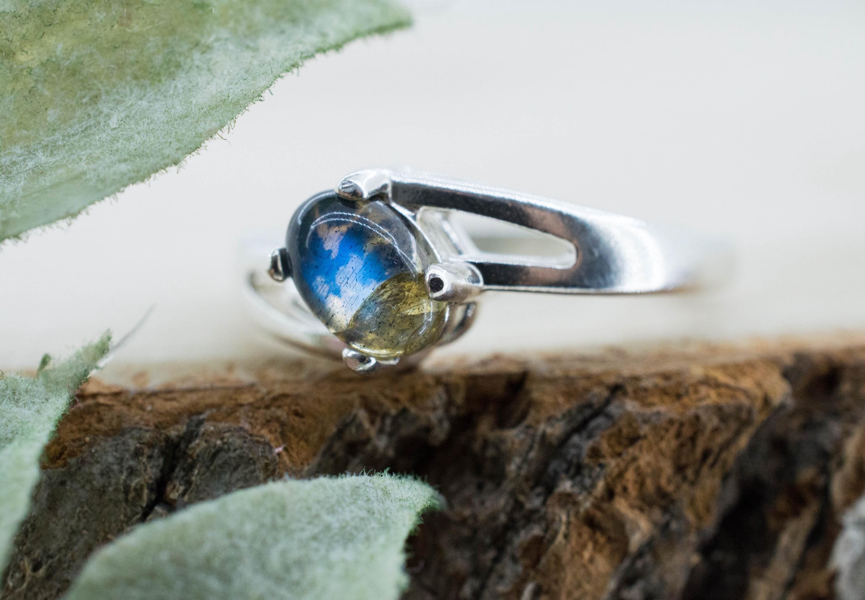 Labradorite Ring, Natural Untreated Madagascar Labradorite; 0.895cts - Mark Oliver Gems