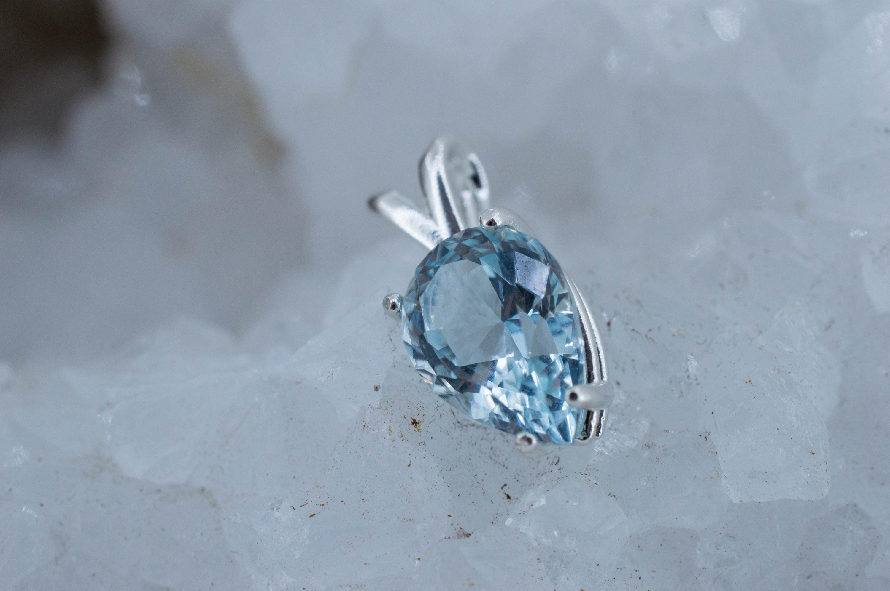 Blue Topaz Pendant; Natural Untreated Ukraine Topaz; 3.330cts - Mark Oliver Gems