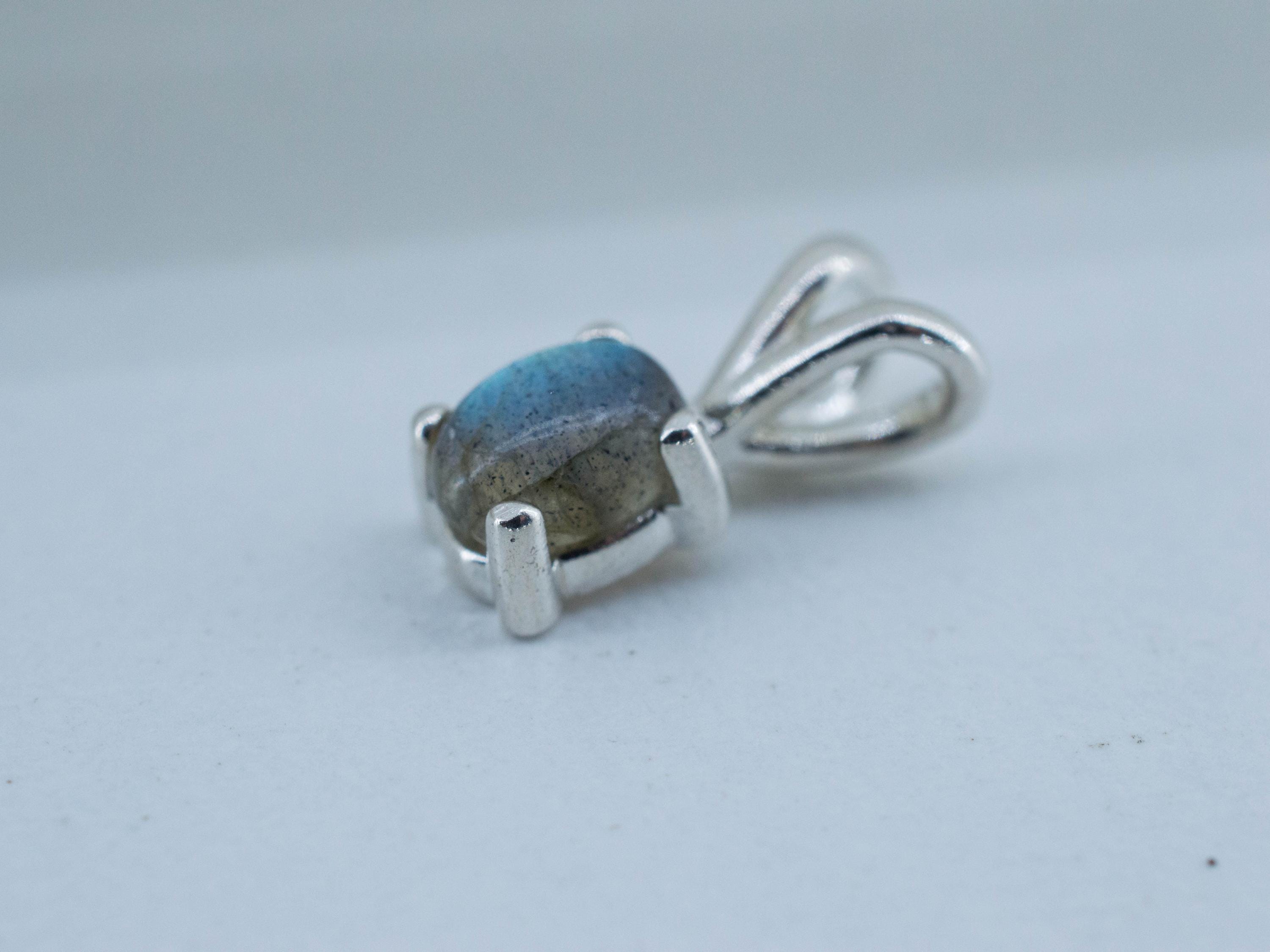 Labradorite Pendant; Natural Untreated Madagascar Labradorite; 0.875cts - Mark Oliver Gems