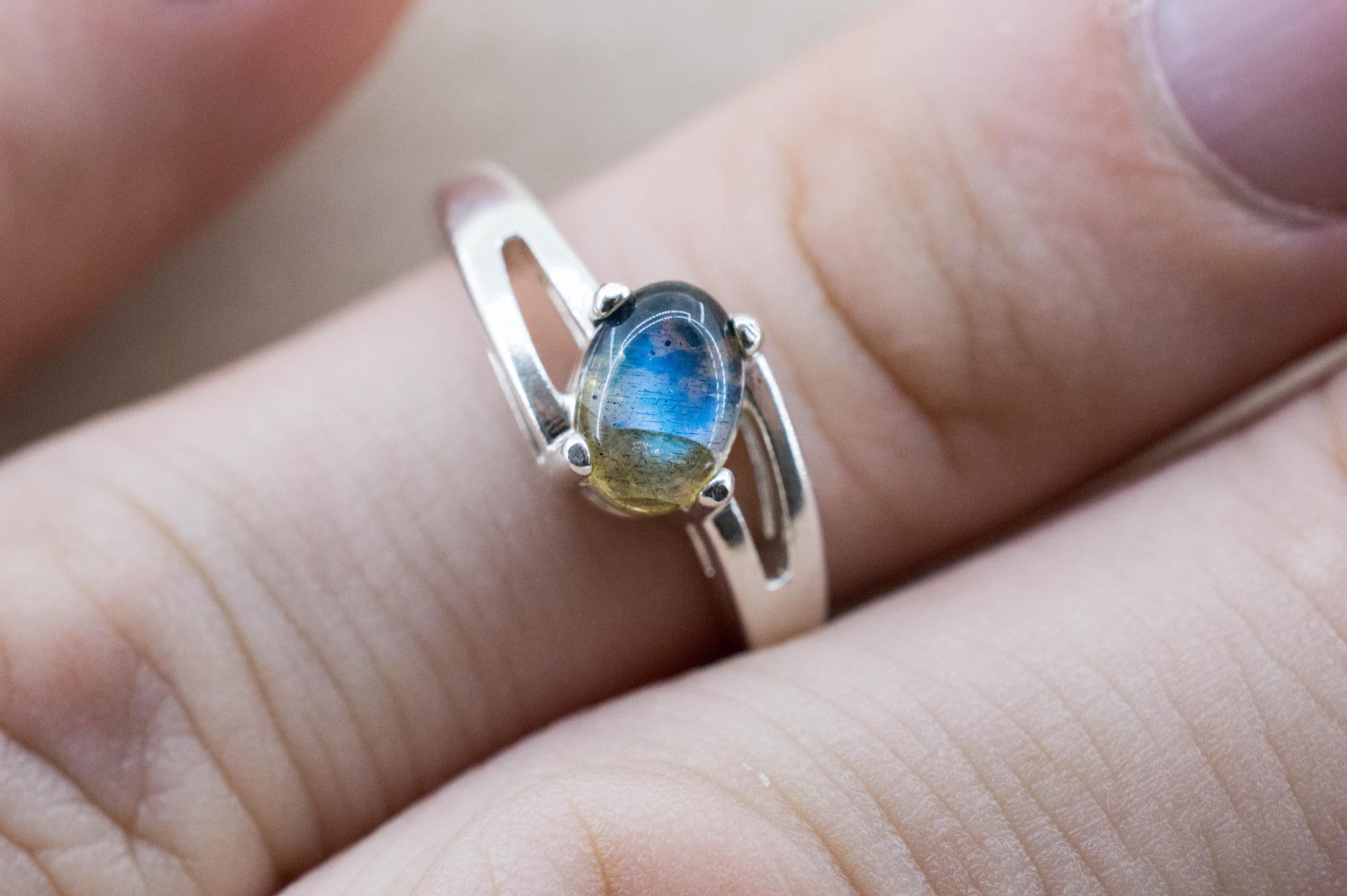 Labradorite Ring, Natural Untreated Madagascar Labradorite; 0.895cts - Mark Oliver Gems