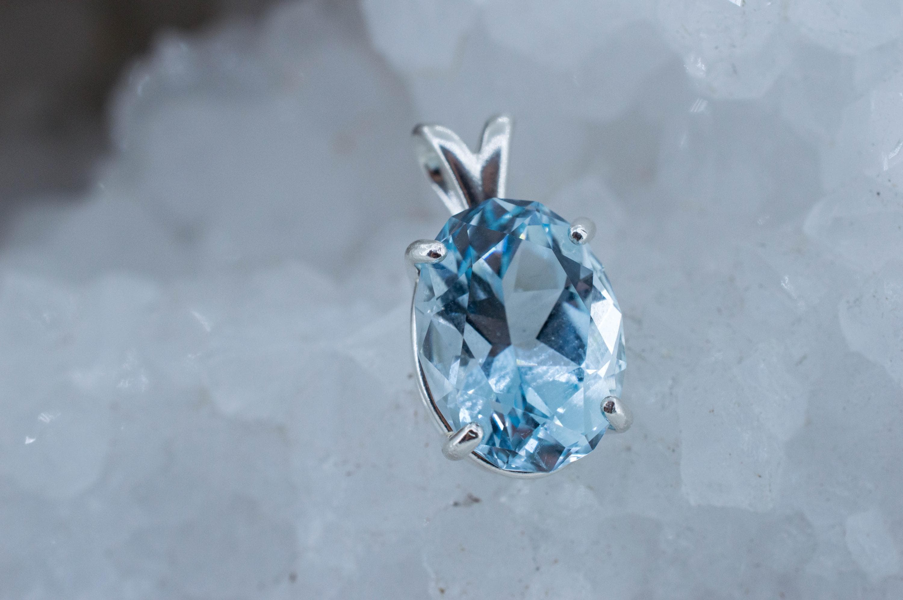 Blue Topaz Pendant; Natural Untreated Ukraine Topaz; 10.700cts - Mark Oliver Gems
