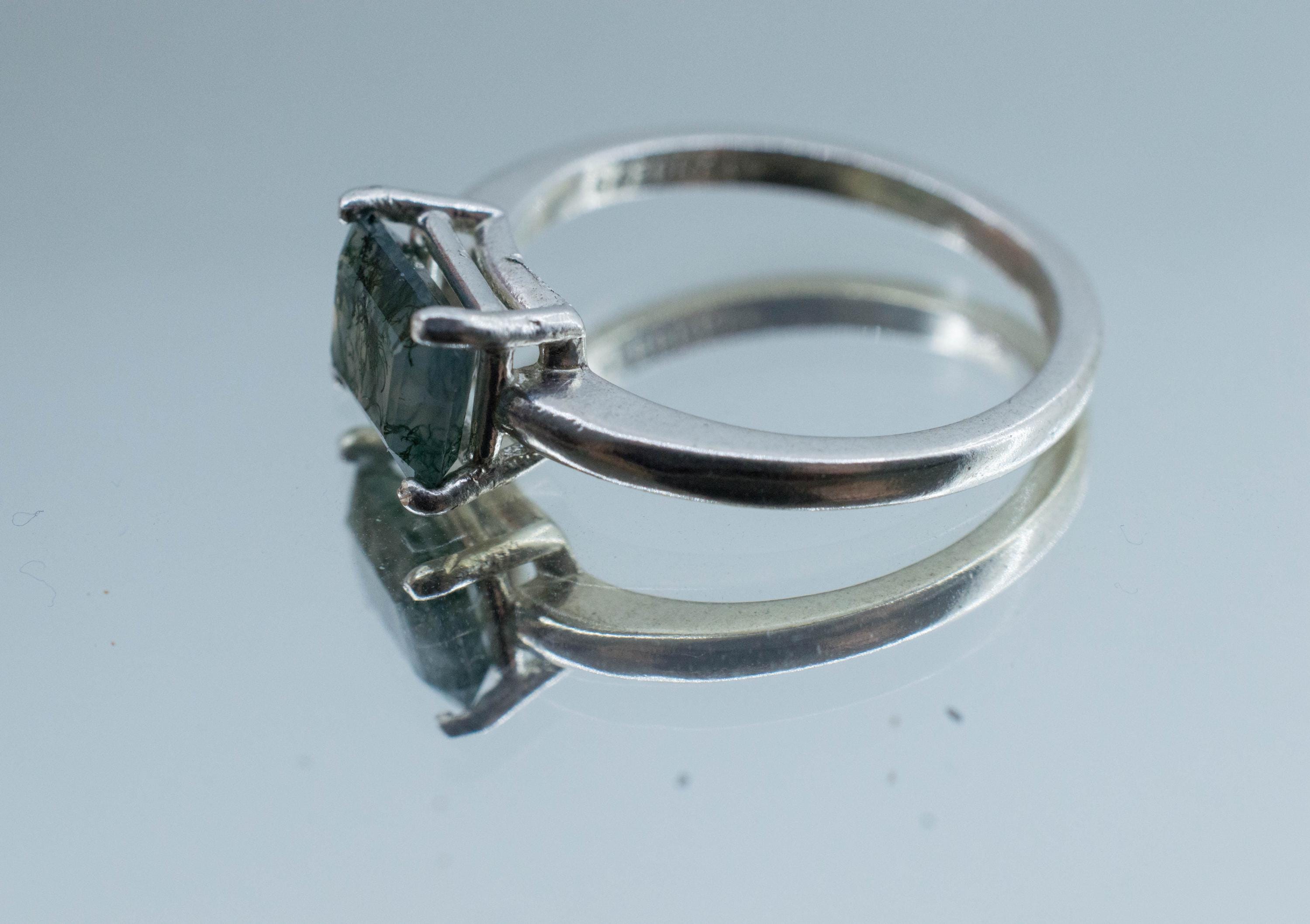 Green Moss Agate Ring; Natural Untreated India Moss Agate; 1.240cts