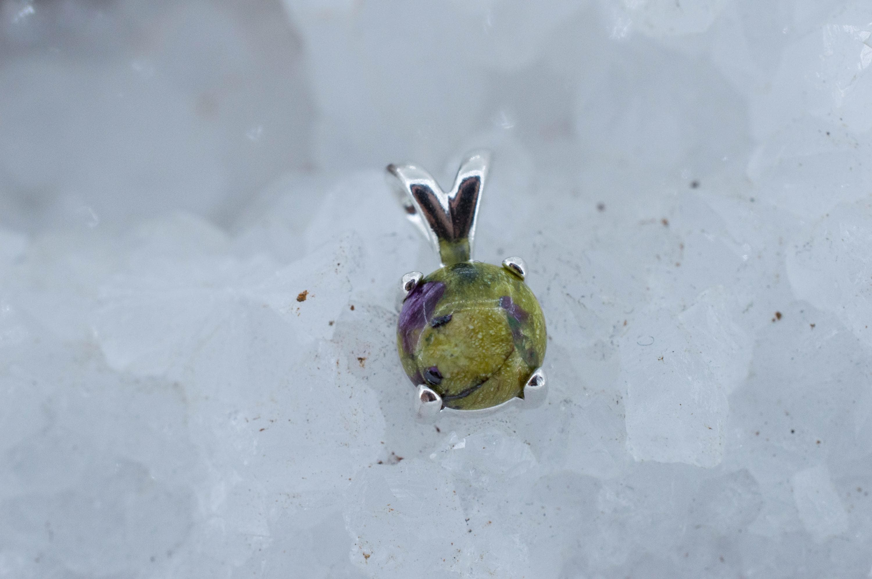 Stichtite Pendant; Natural Untreated Australia Atlantisite; 1.600cts