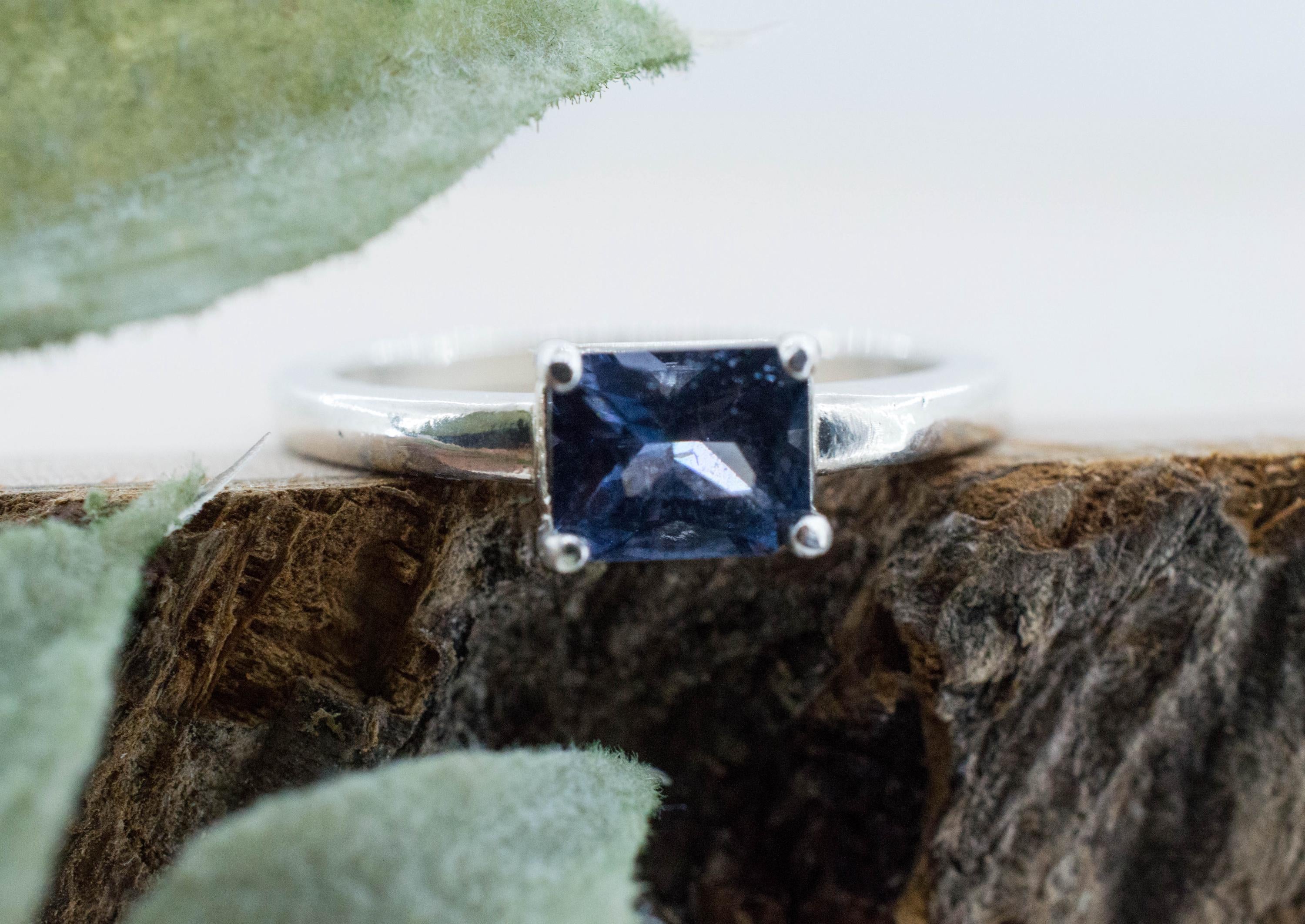 Color Change Spinel Ring, Natural Untreated Sri Lanka Spinel; 1.015cts