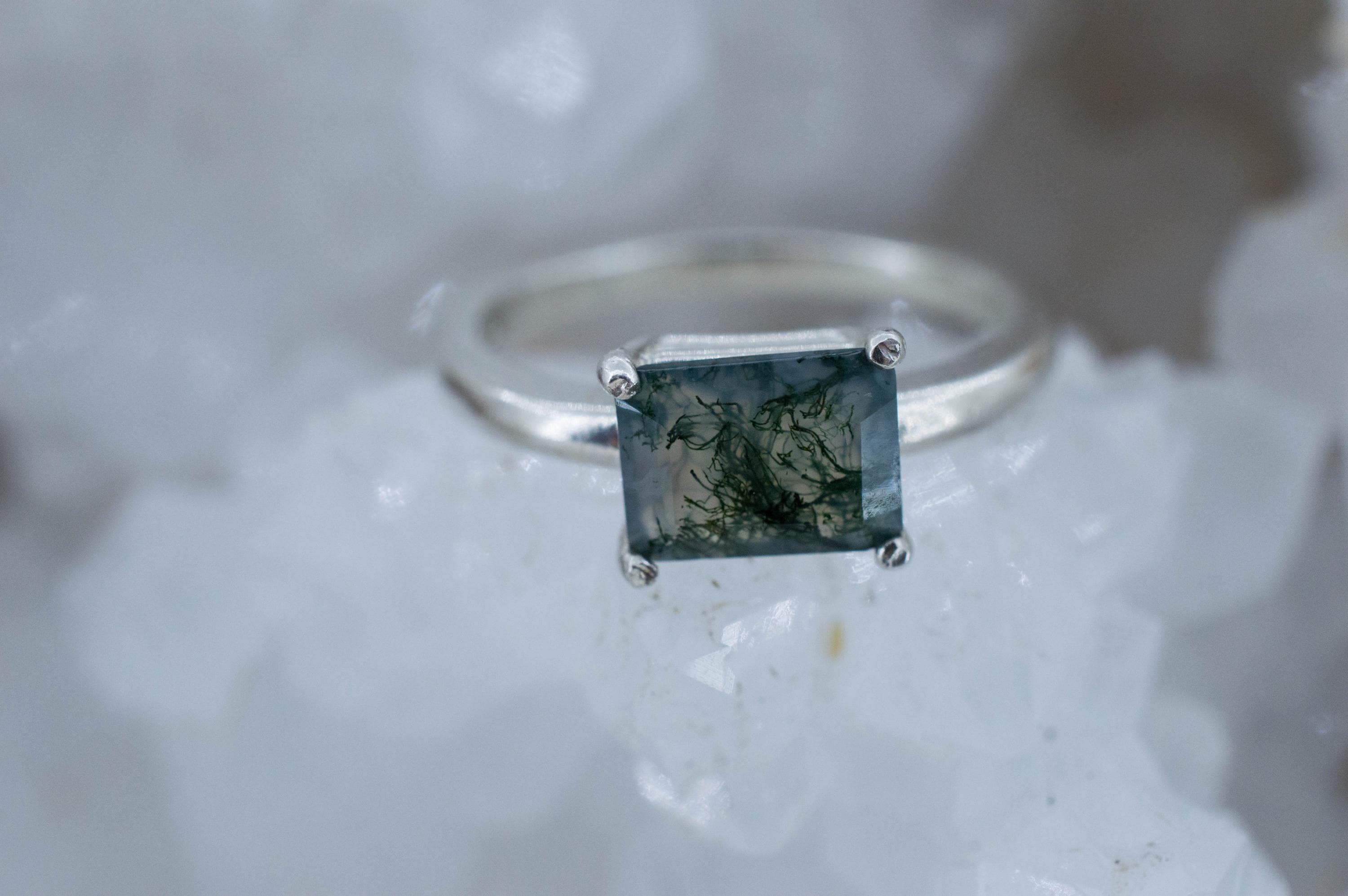 Green Moss Agate Ring; Natural Untreated India Moss Agate; 1.240cts