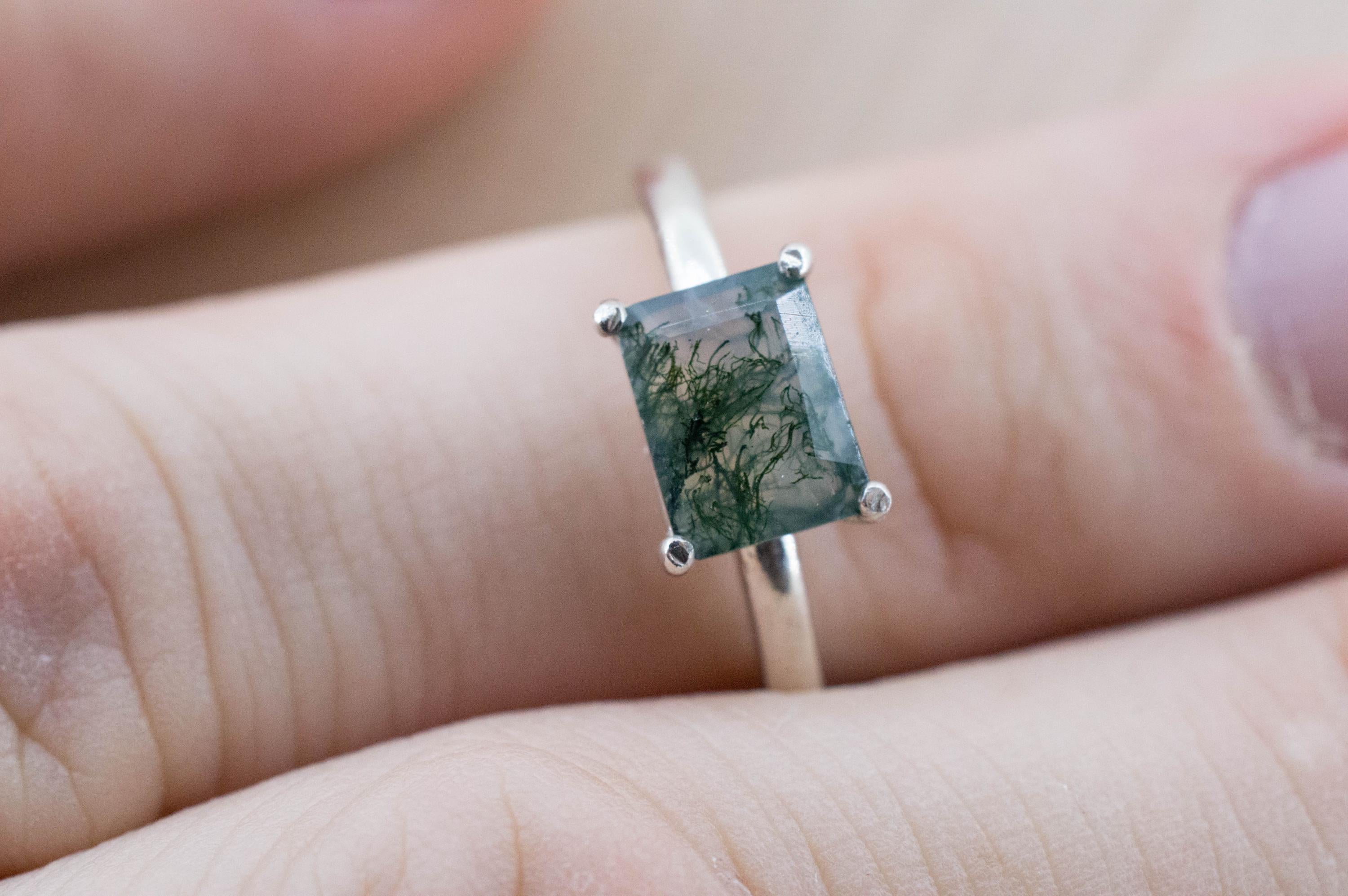 Green Moss Agate Ring; Natural Untreated India Moss Agate; 1.240cts