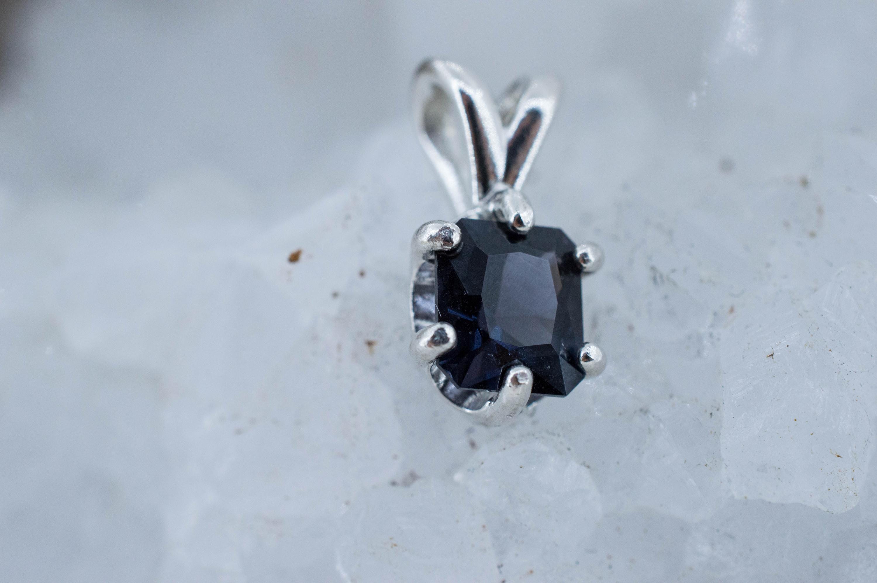 Color Change Spinel Pendant; Natural Untreated Sri Lanka Spinel; 1.470cts