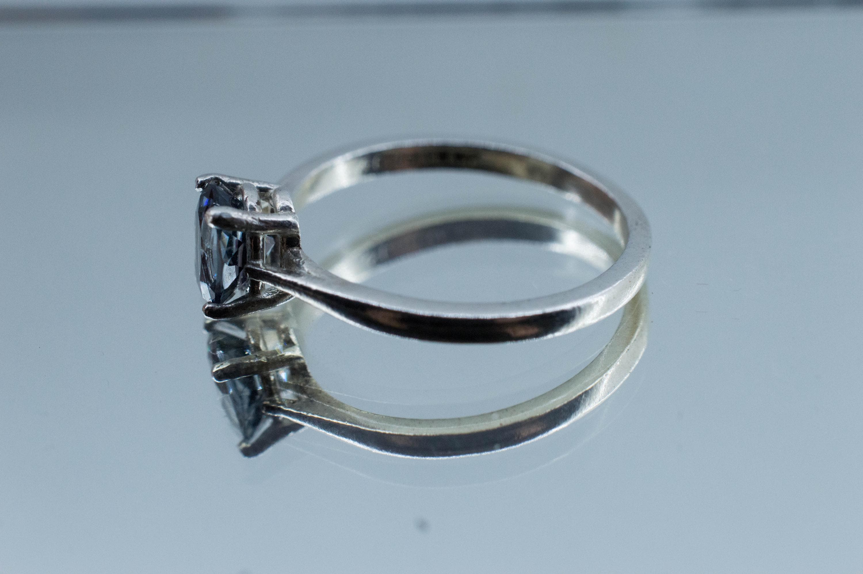Gray Spinel Ring; Natural Untreated Mozambique Spinel; 0.920cts