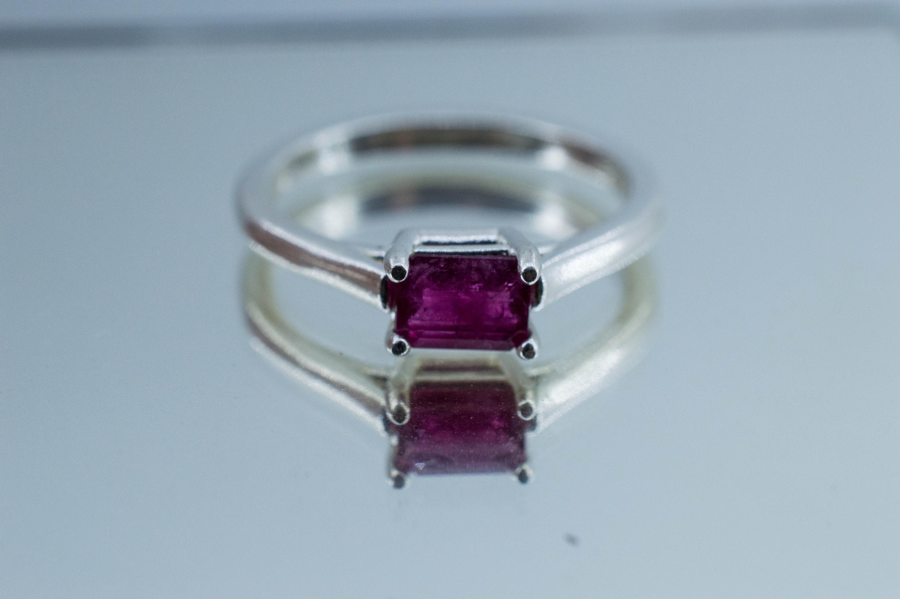 Red Beryl Ring; Natural Untreated USA Bixbite; 0.400cts