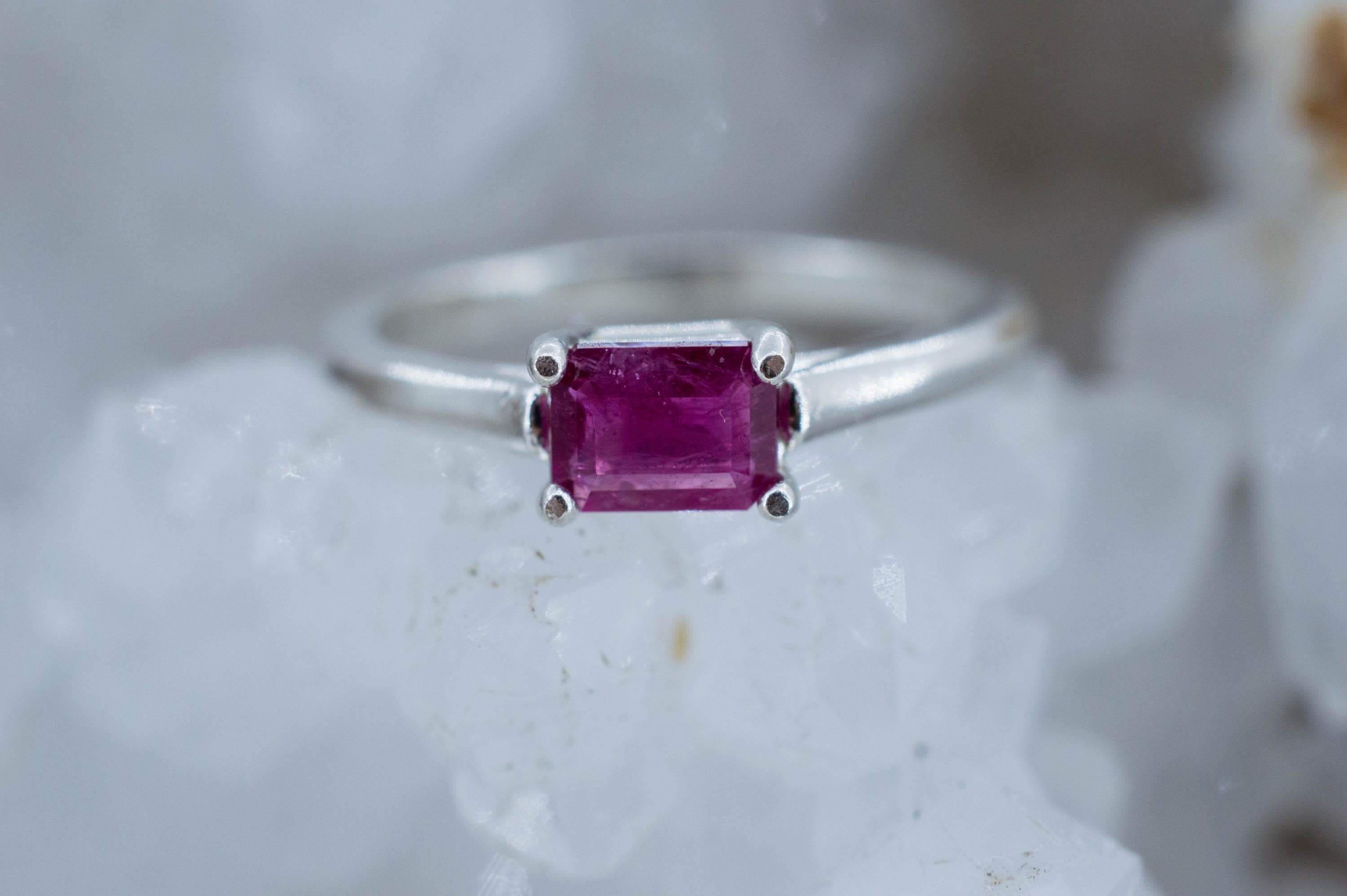 Red Beryl Ring; Natural Untreated USA Bixbite; 0.400cts