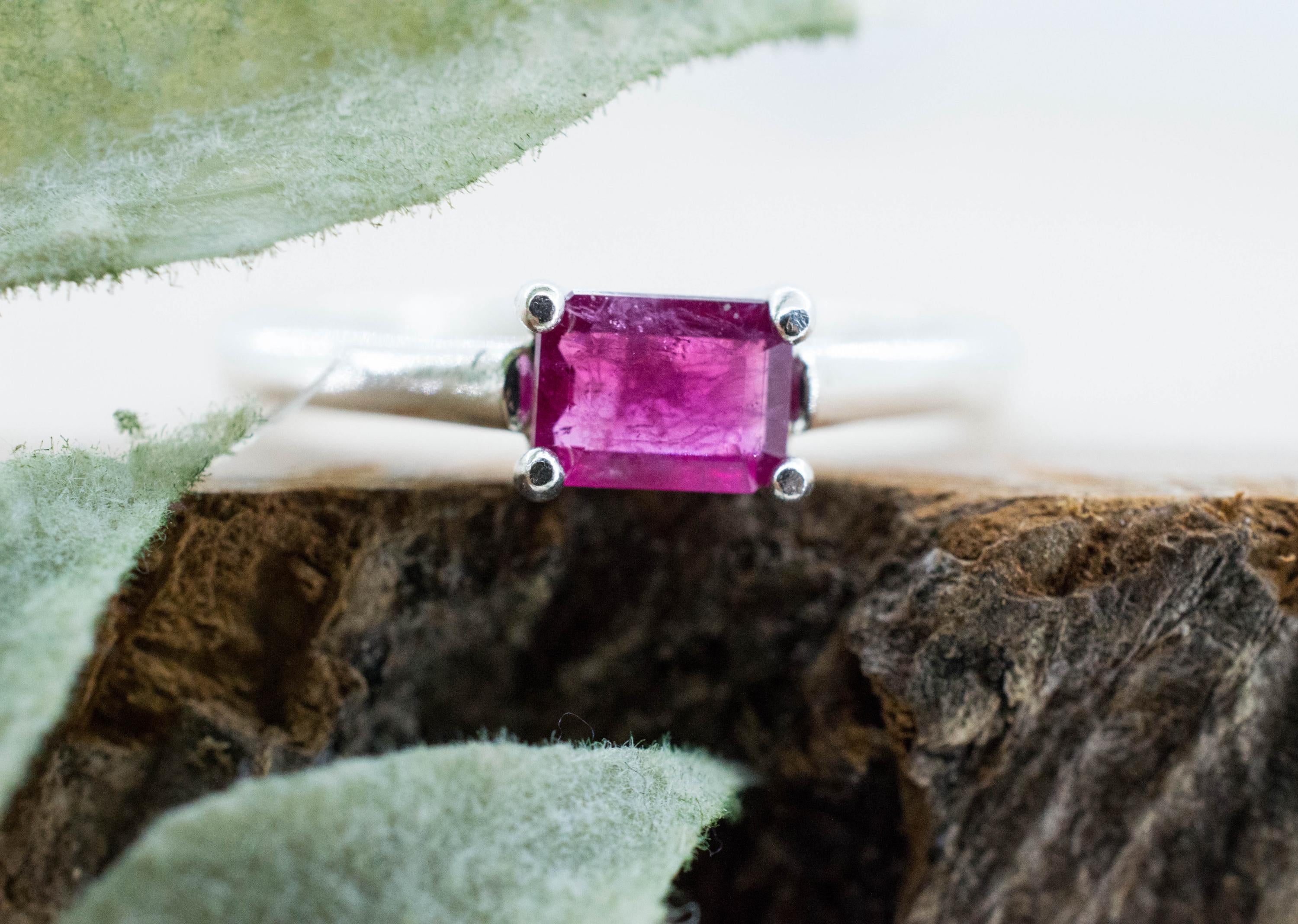 Red Beryl Ring; Natural Untreated USA Bixbite; 0.400cts