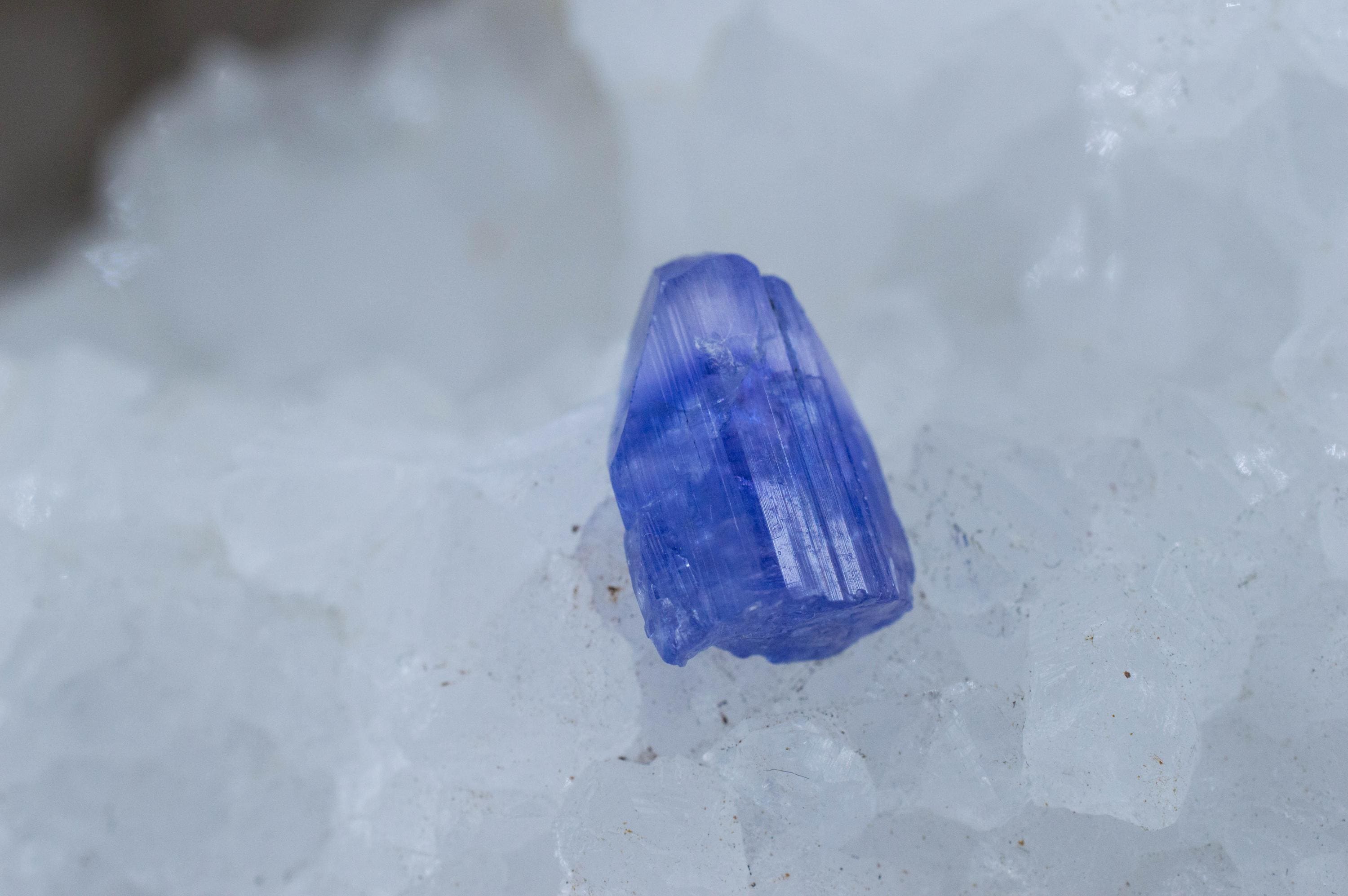 Tanzanite Crystal; Natural Untreated Tanzania Raw Tanzanite; 7.625cts