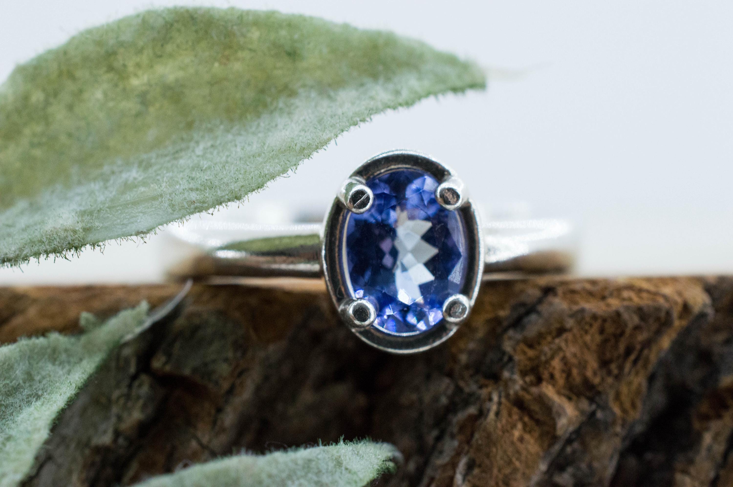 Tanzanite Ring; Natural Tanzania Tanzanite; 0.775cts