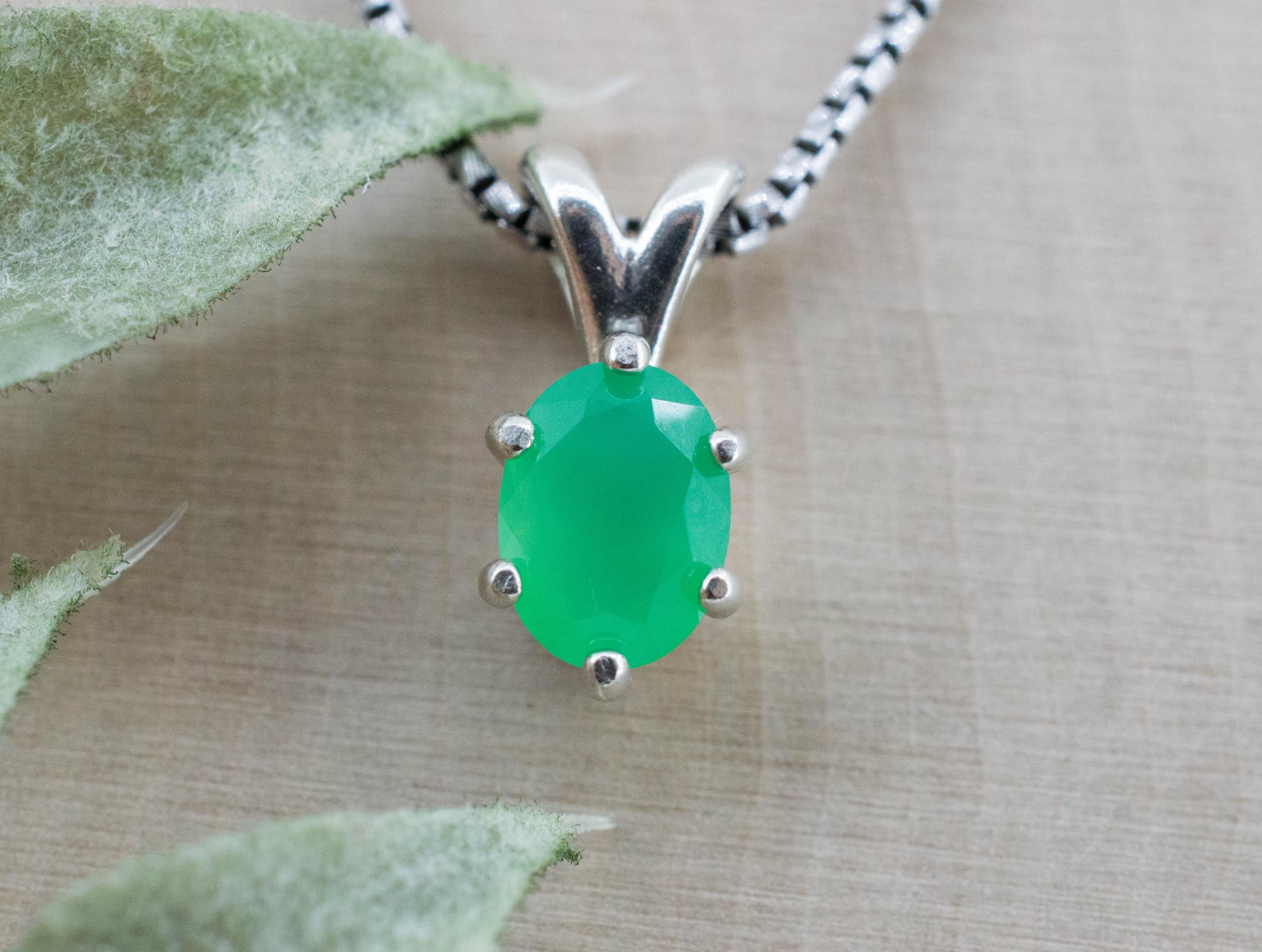 Chrysoprase Pendant; Natural Untreated Australia Chrysoprase; 1.115cts