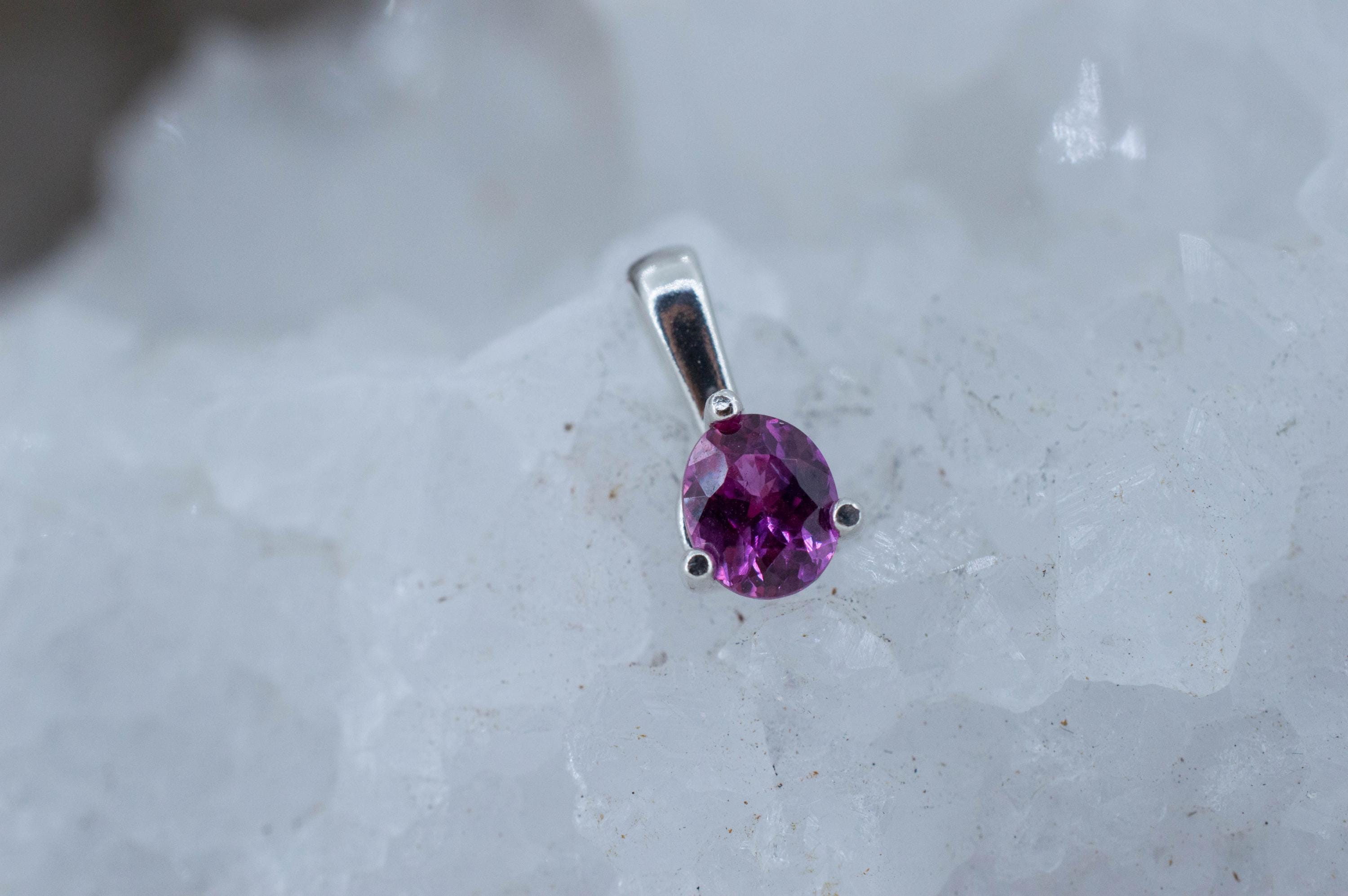 Pink Sapphire Pendant; Natural Untreated Sri Lanka Sapphire; 0.690cts