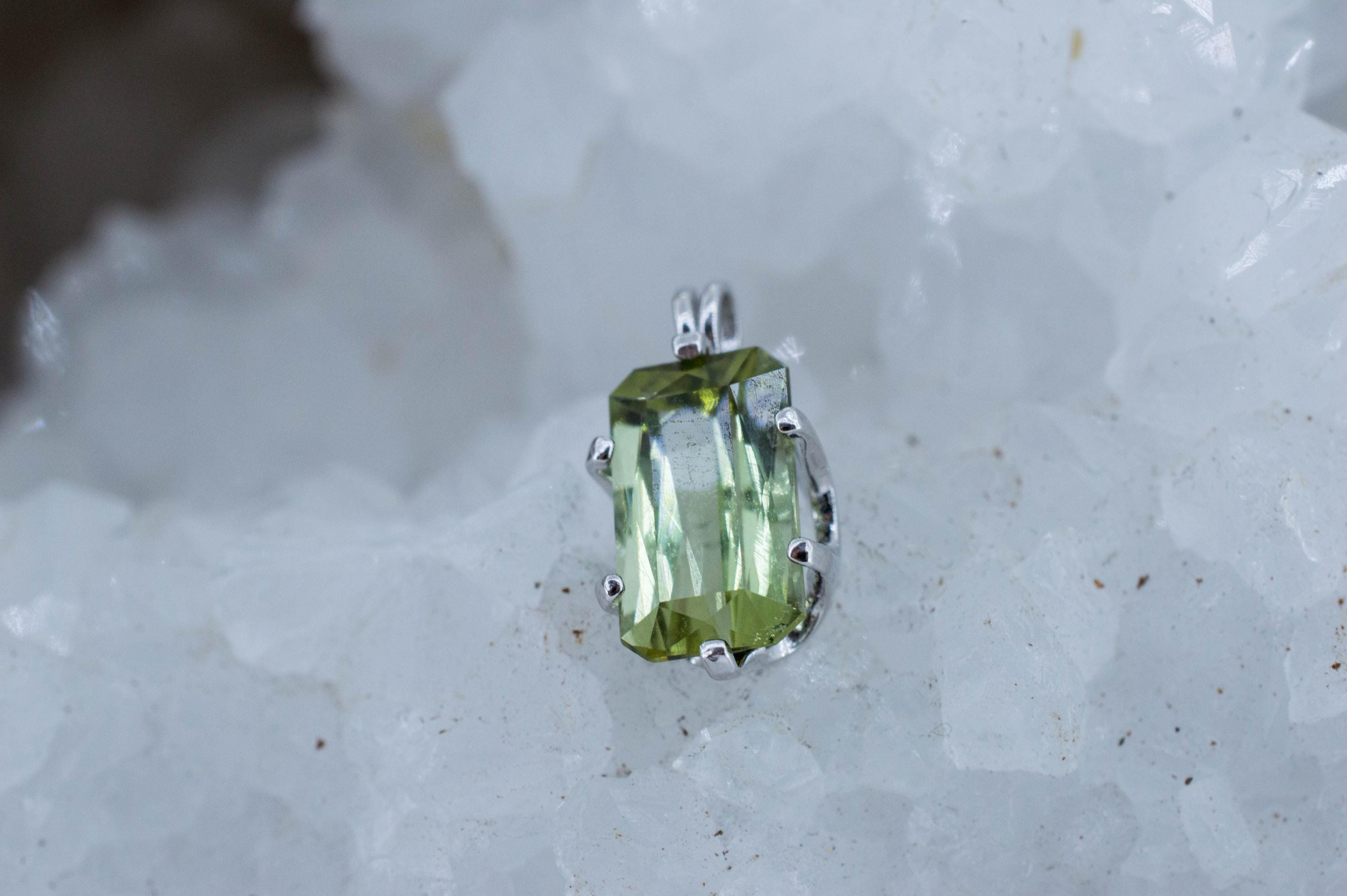 Green Tourmaline Pendant, Natural Untreated San Diego Tourmaline; 3.915cts