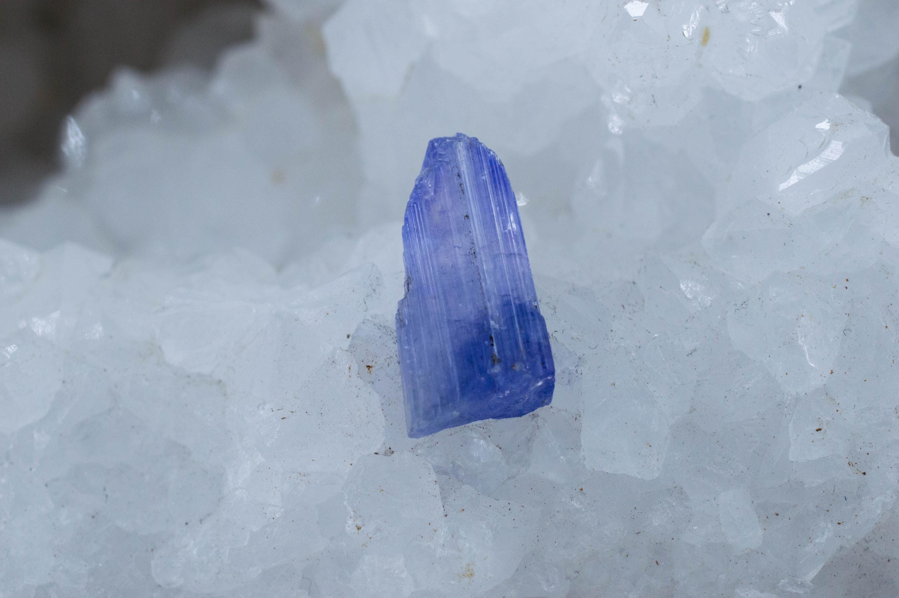 Tanzanite Crystal; Natural Untreated Tanzania Raw Tanzanite; 11.980cts
