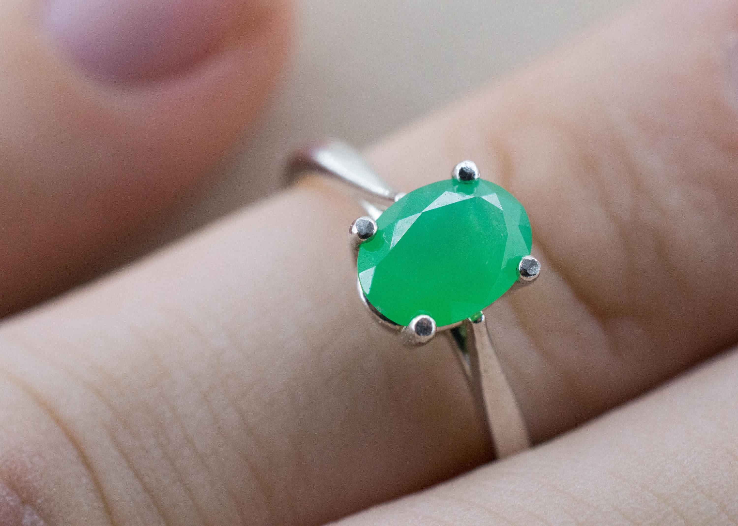 Chrysoprase Ring, Natural Untreated Australian Chrysoprase; 1.070cts