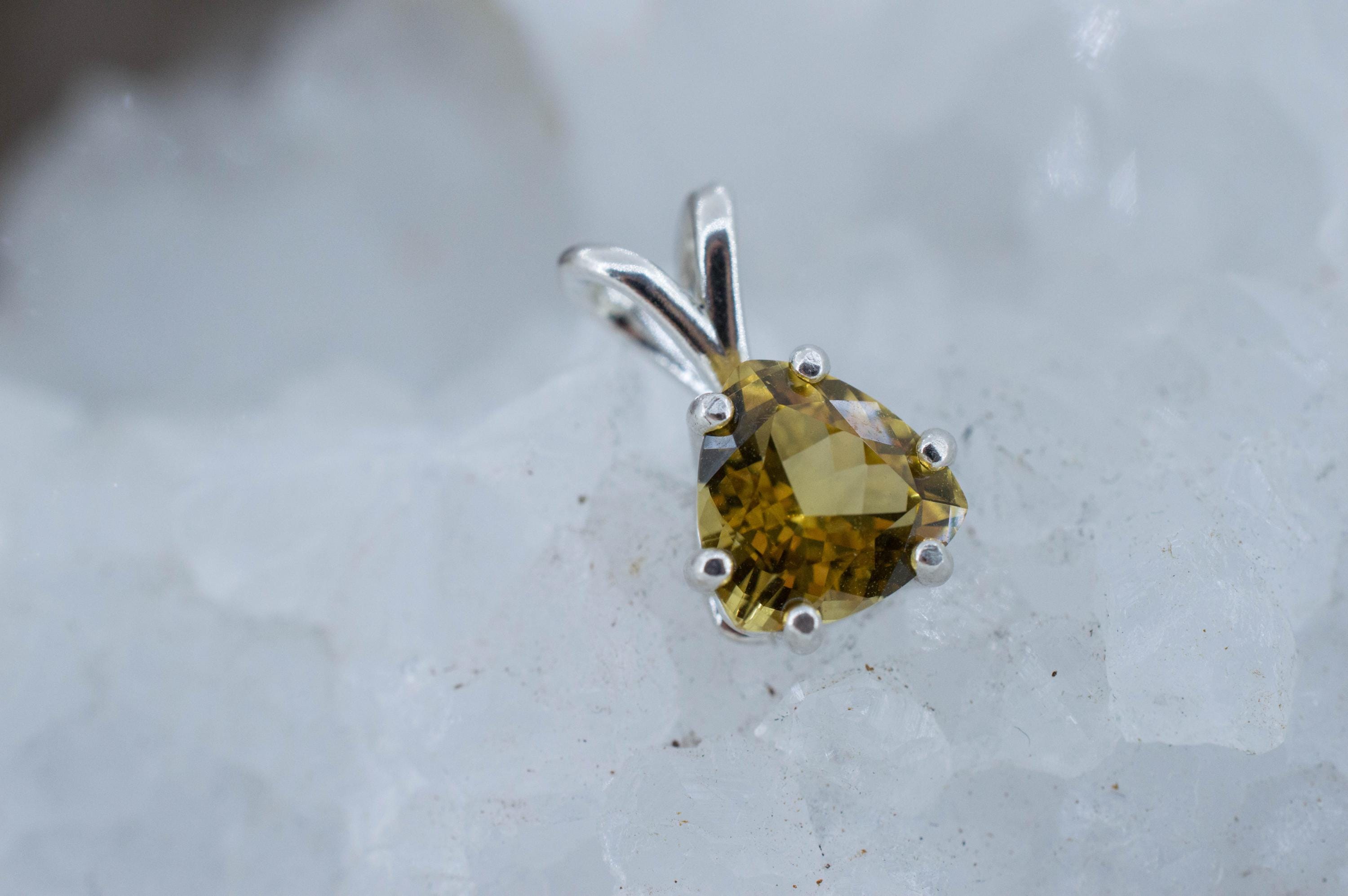 Heliodor Pendant, Natural Untreated Brazil Golden Beryl; 1.530cts