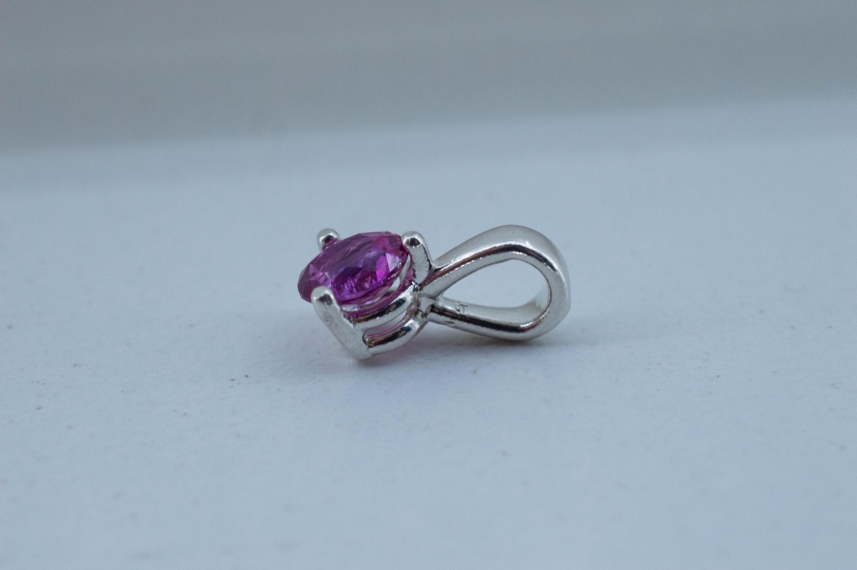 Pink Sapphire Pendant; Natural Untreated Sri Lanka Sapphire; 0.690cts