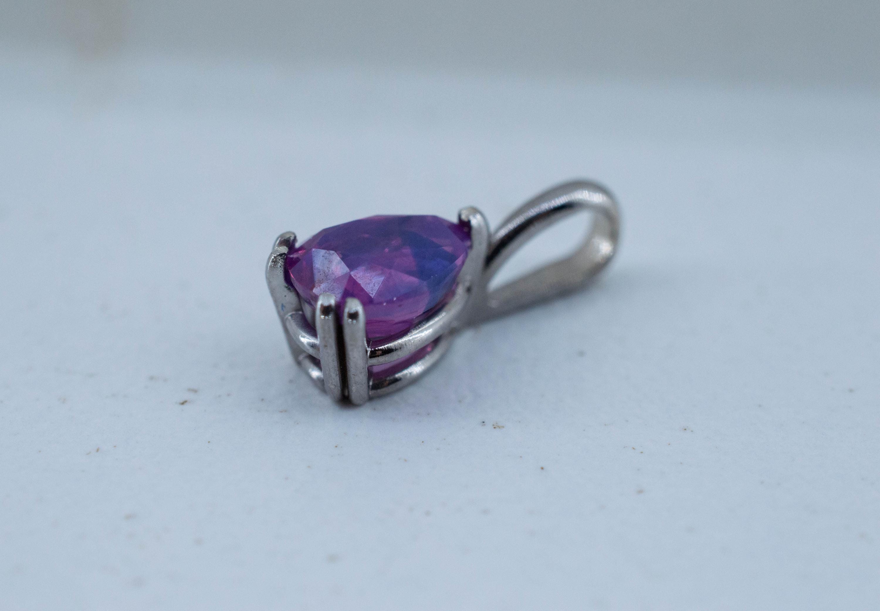 Opalescent Sapphire Pendant; Natural Untreated Vietnam Silky Sapphire; 0.900cts