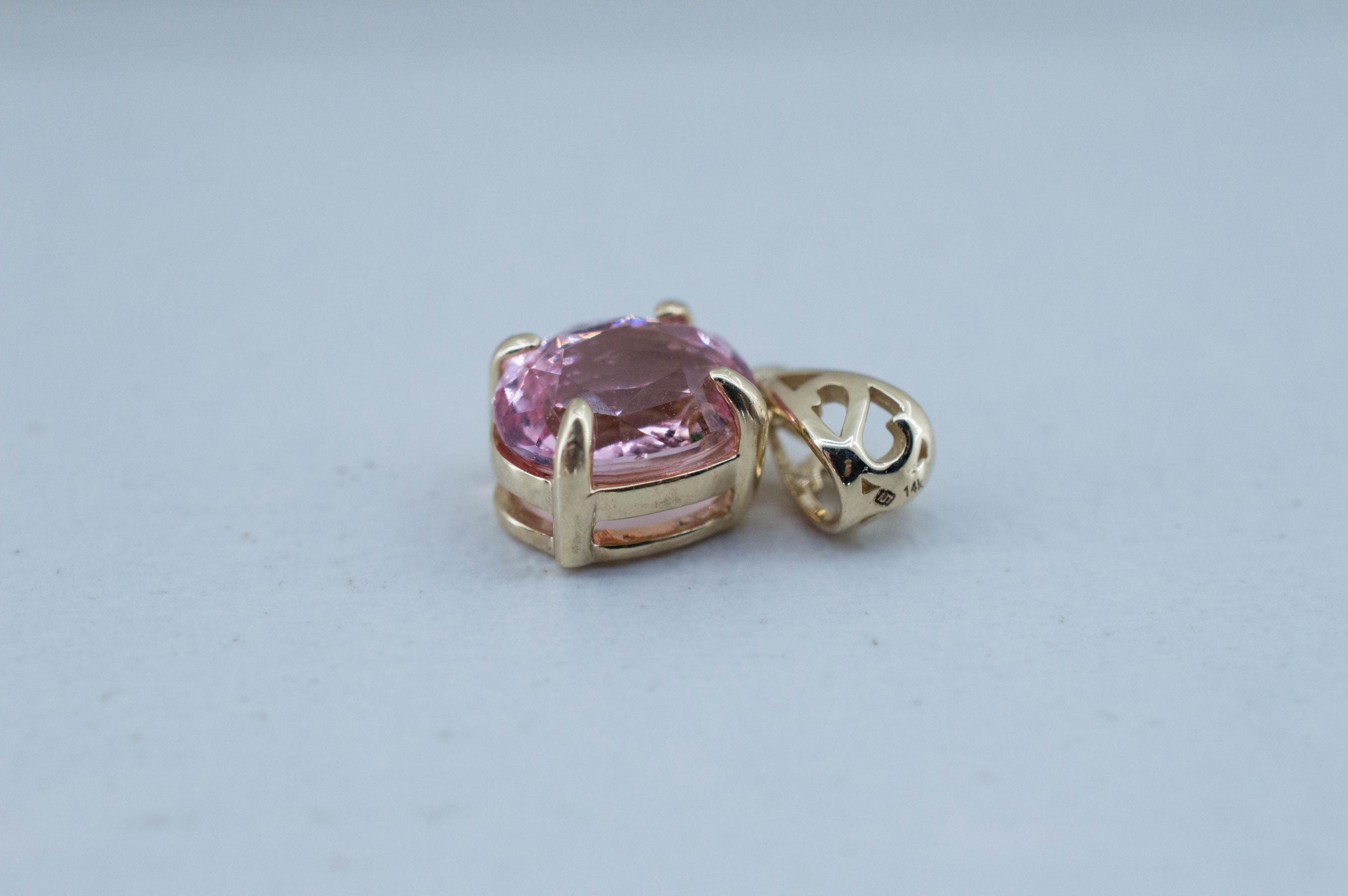 Padparadscha Sapphire Pendant; Natural Untreated Madagascar Peach Sapphire; 0.970cts